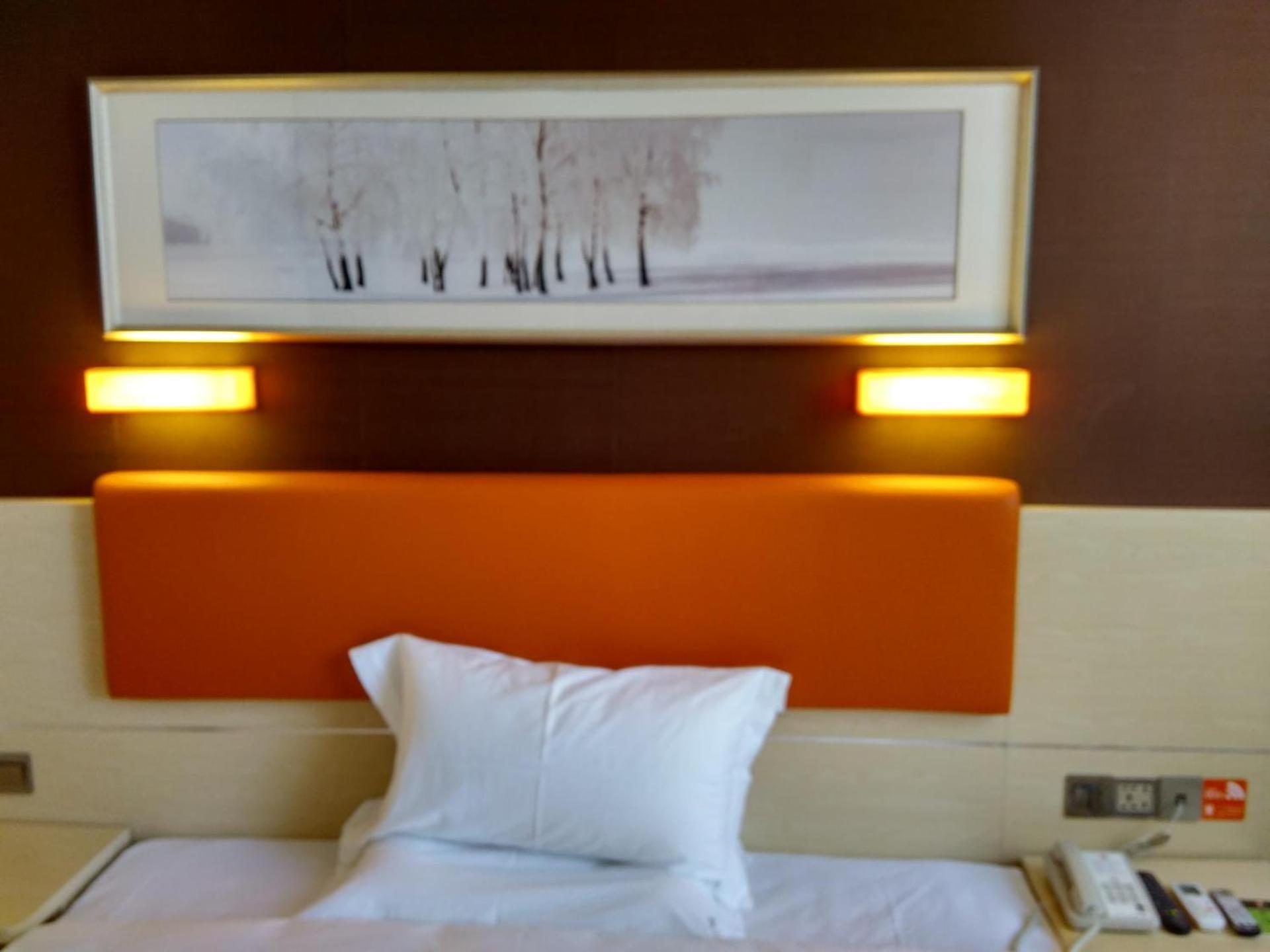 Premium Queen Room photo 1