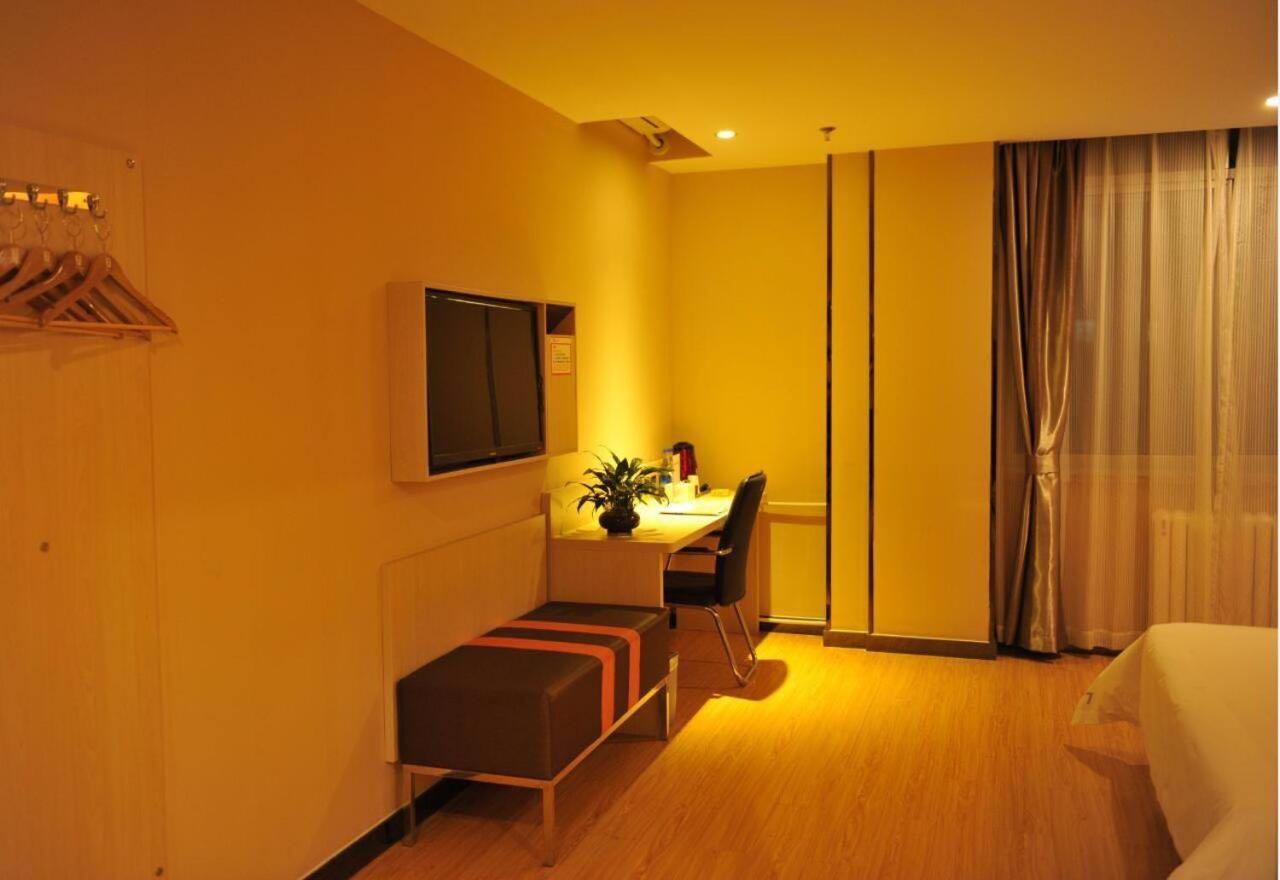 Premium Queen Room photo 1