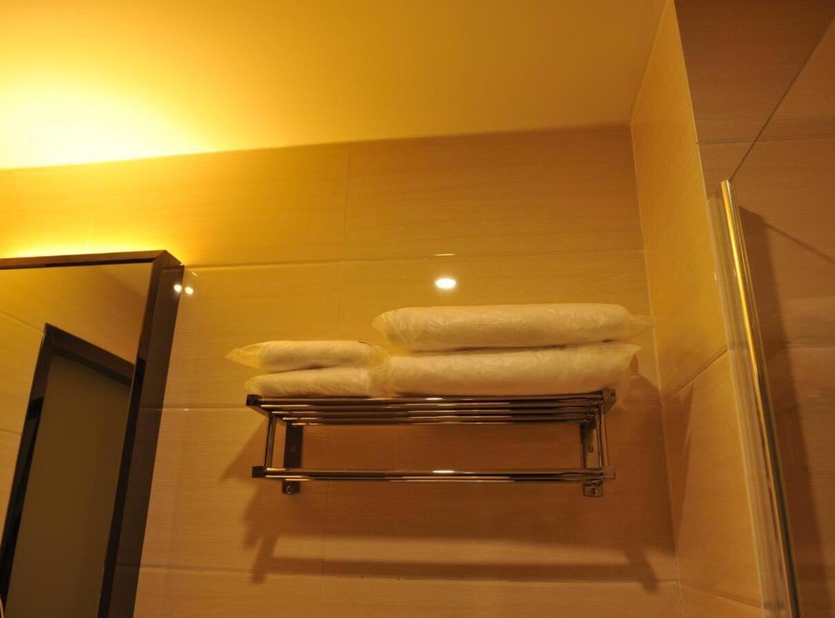 Premium Deluxe Twin Room photo 3