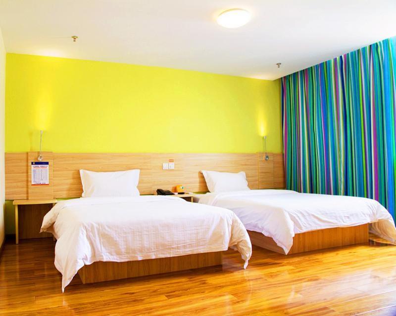Business Twin Room photo 1