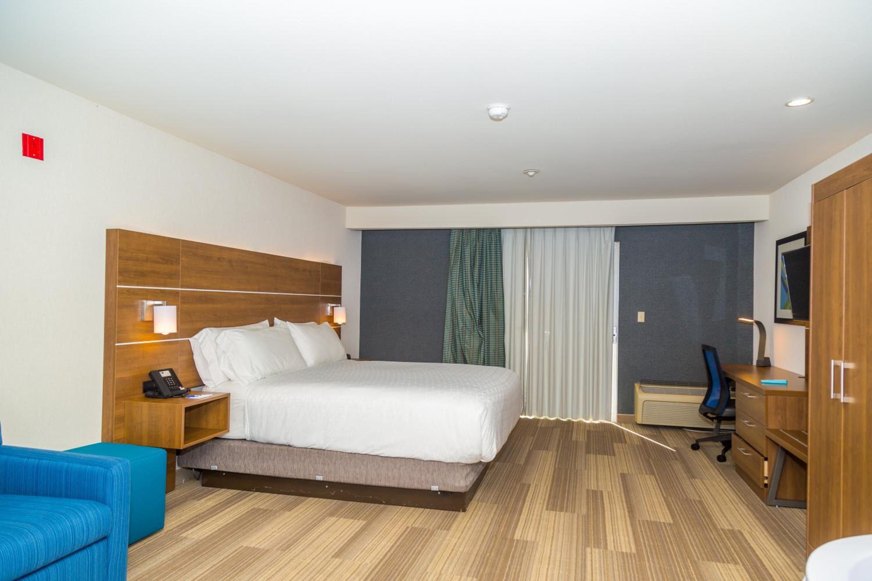 King Suite - Photo 1