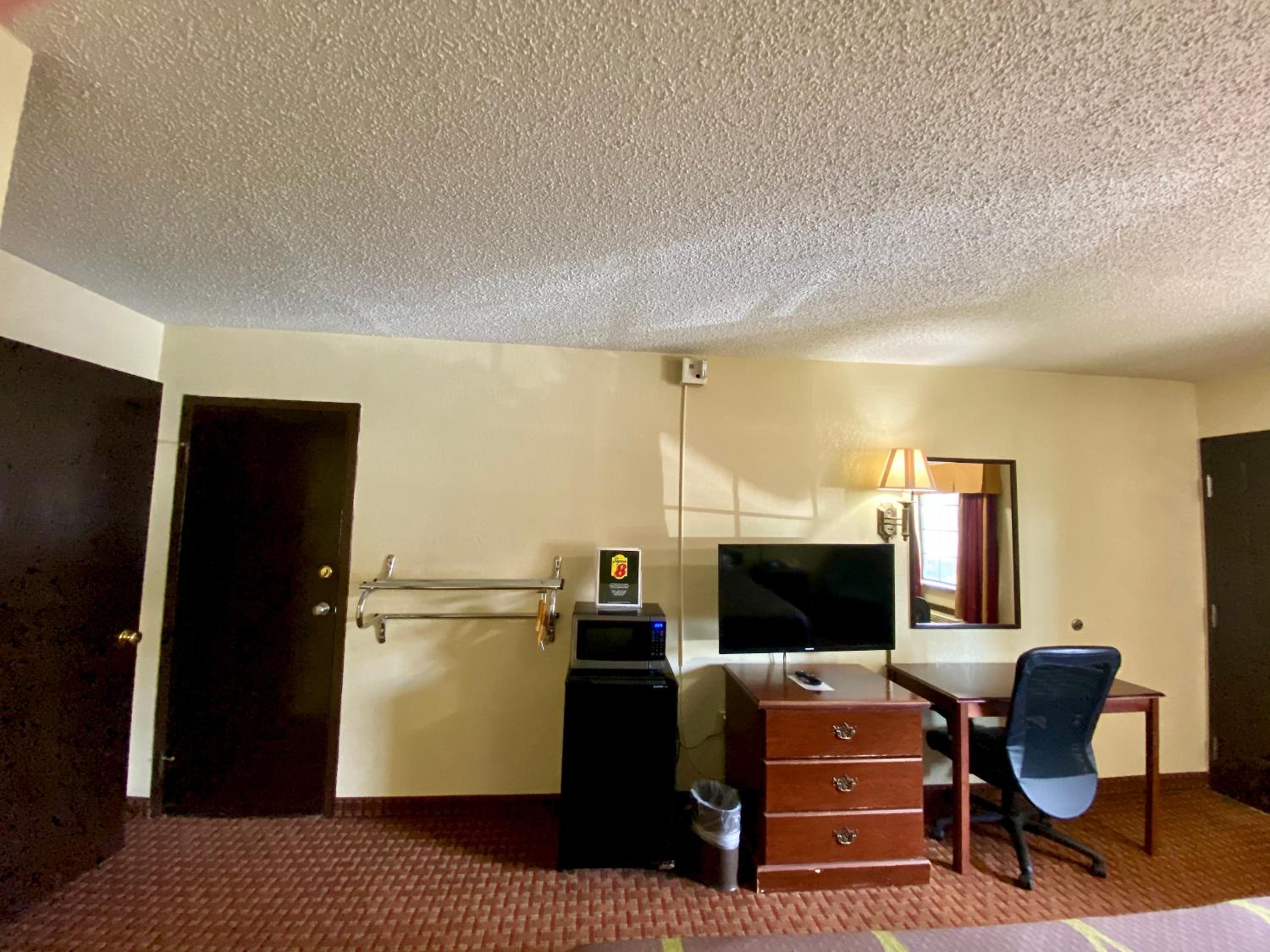 King Room - Mobility Access/Non-Smoking photo 1