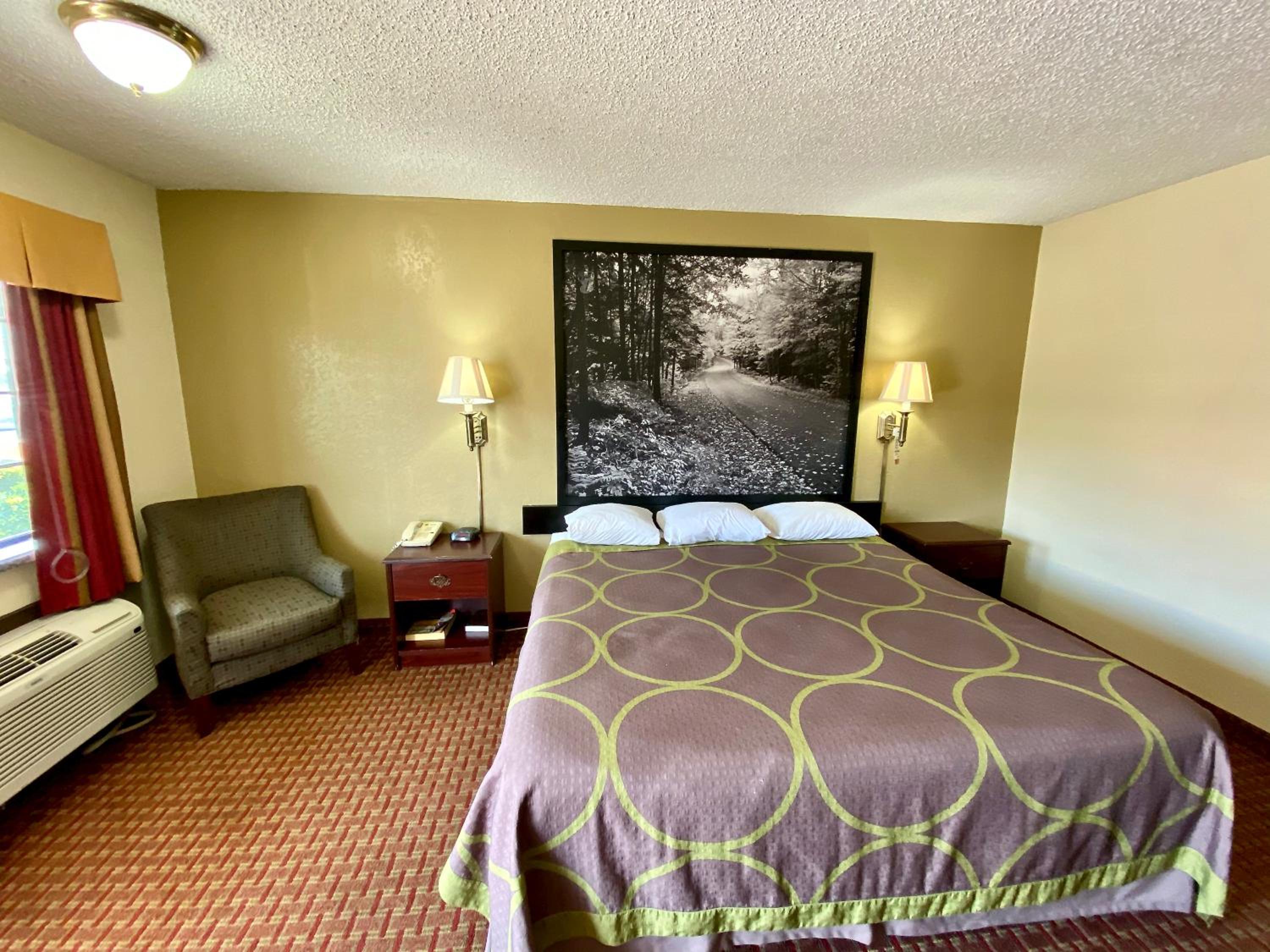 King Room - Mobility Access/Non-Smoking photo 3
