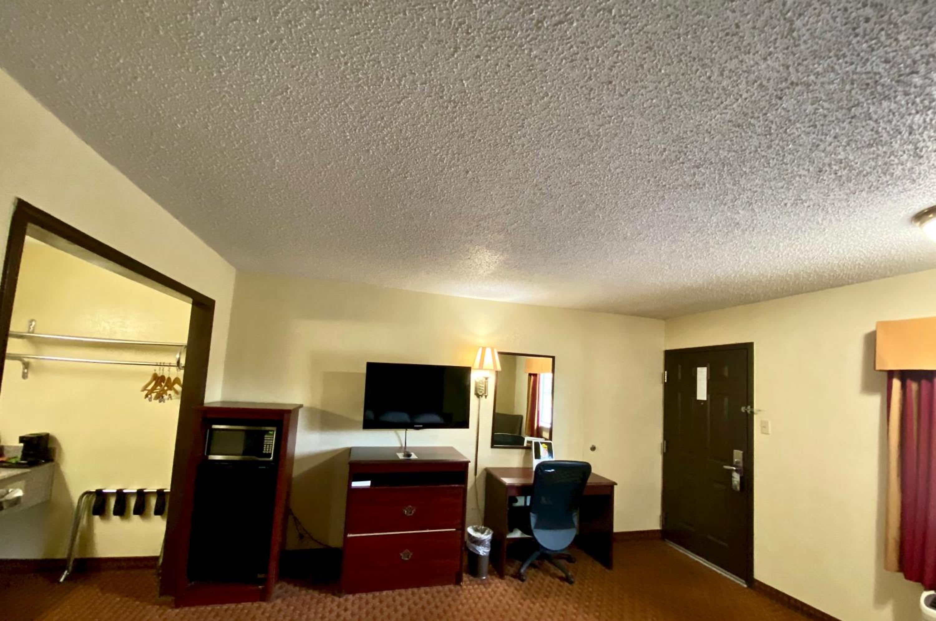 Standard King Room - Smoking photo 1