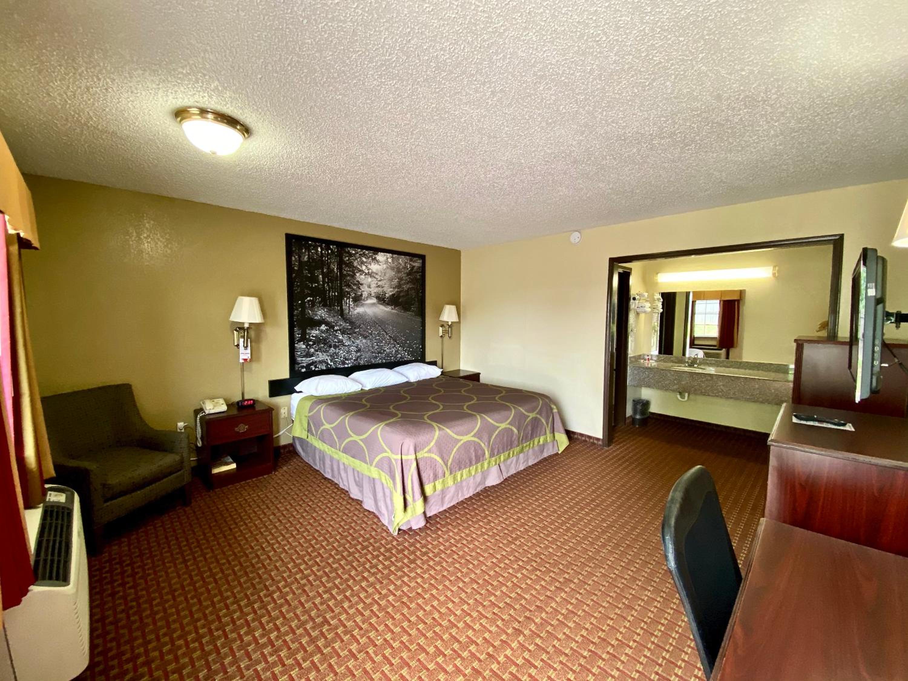 King Room - Non-Smoking photo 2