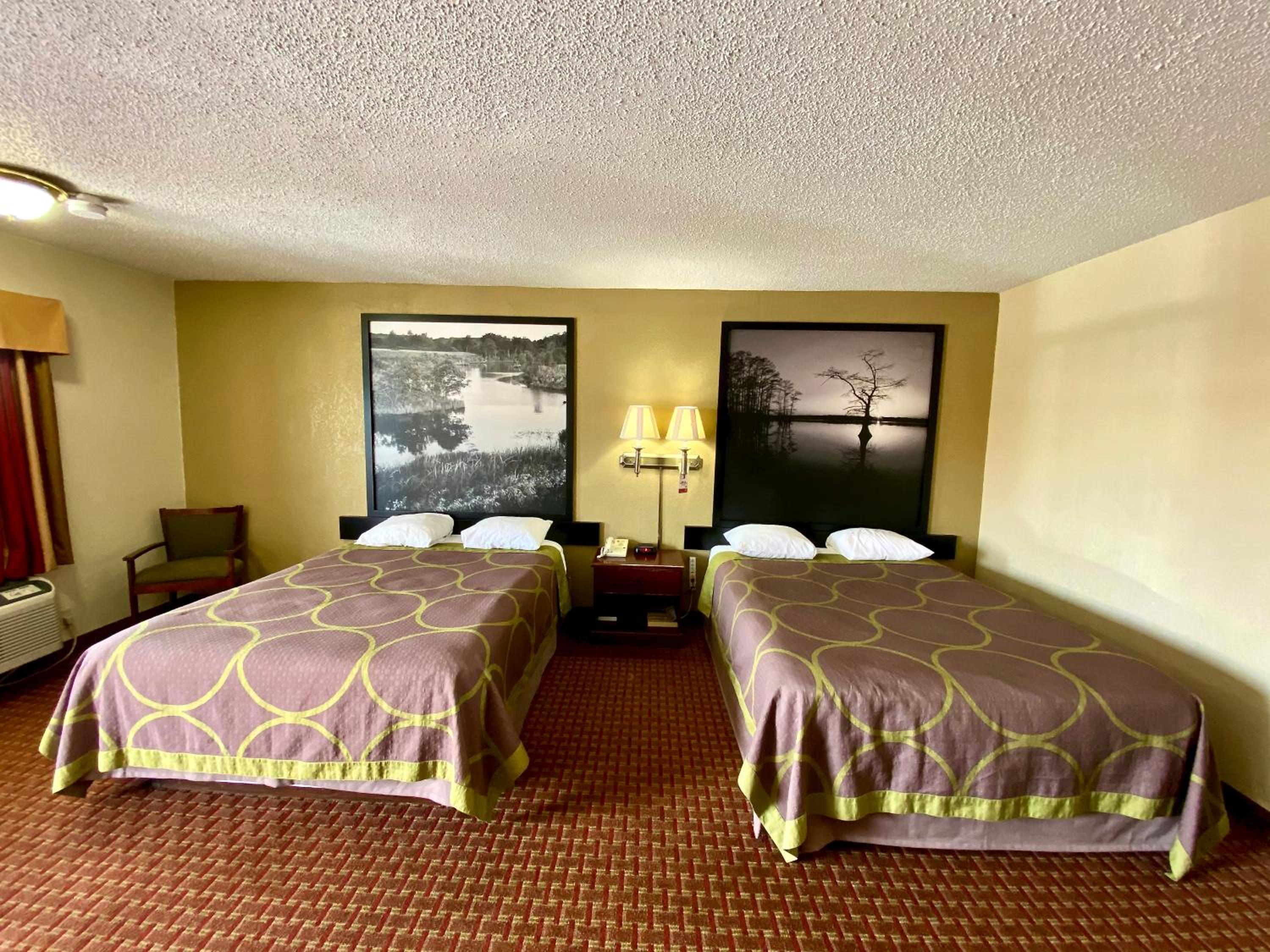 Queen Room with Two Queen Beds - Smoking photo 2