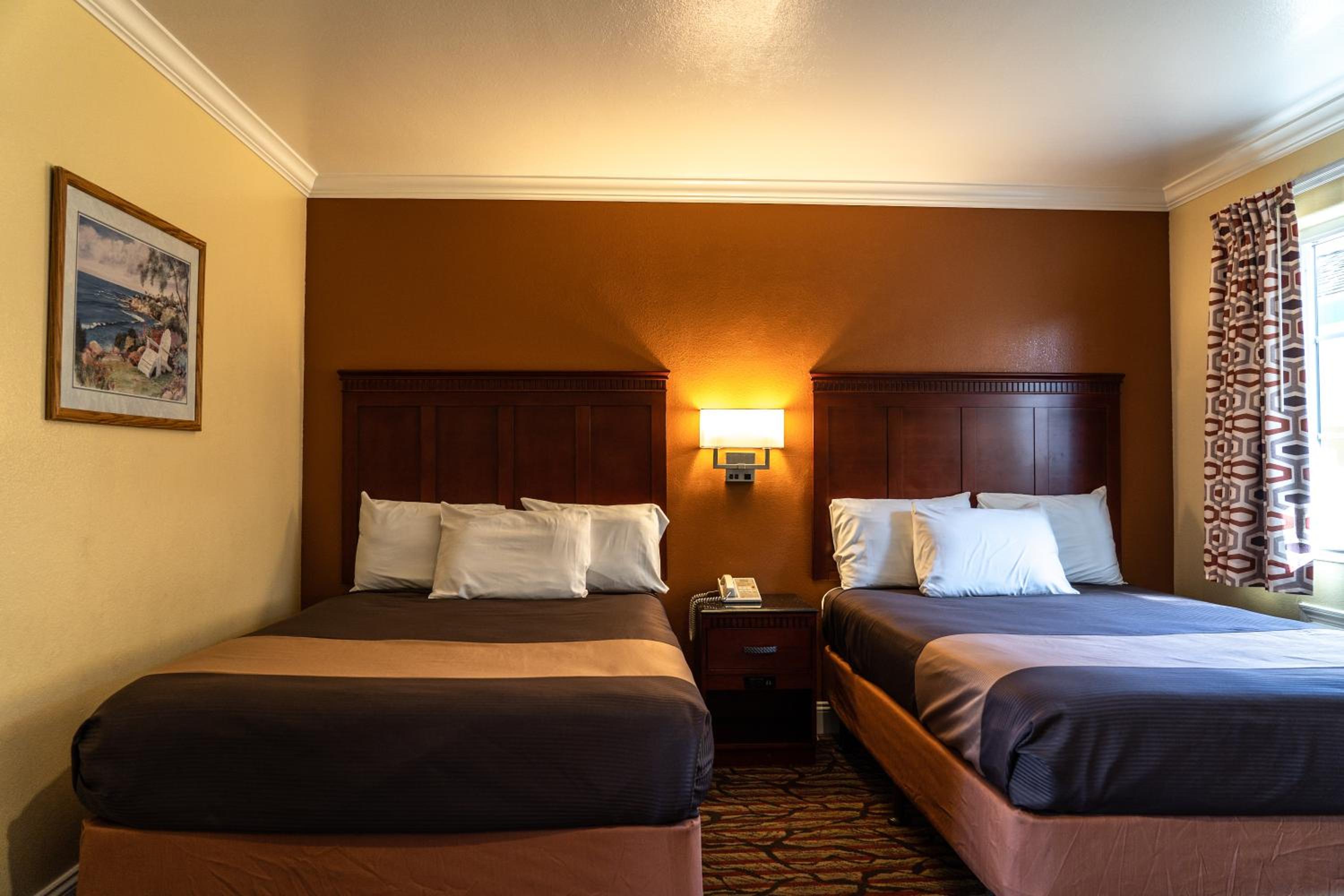 Double Room - Non-Smoking  - Photo 4