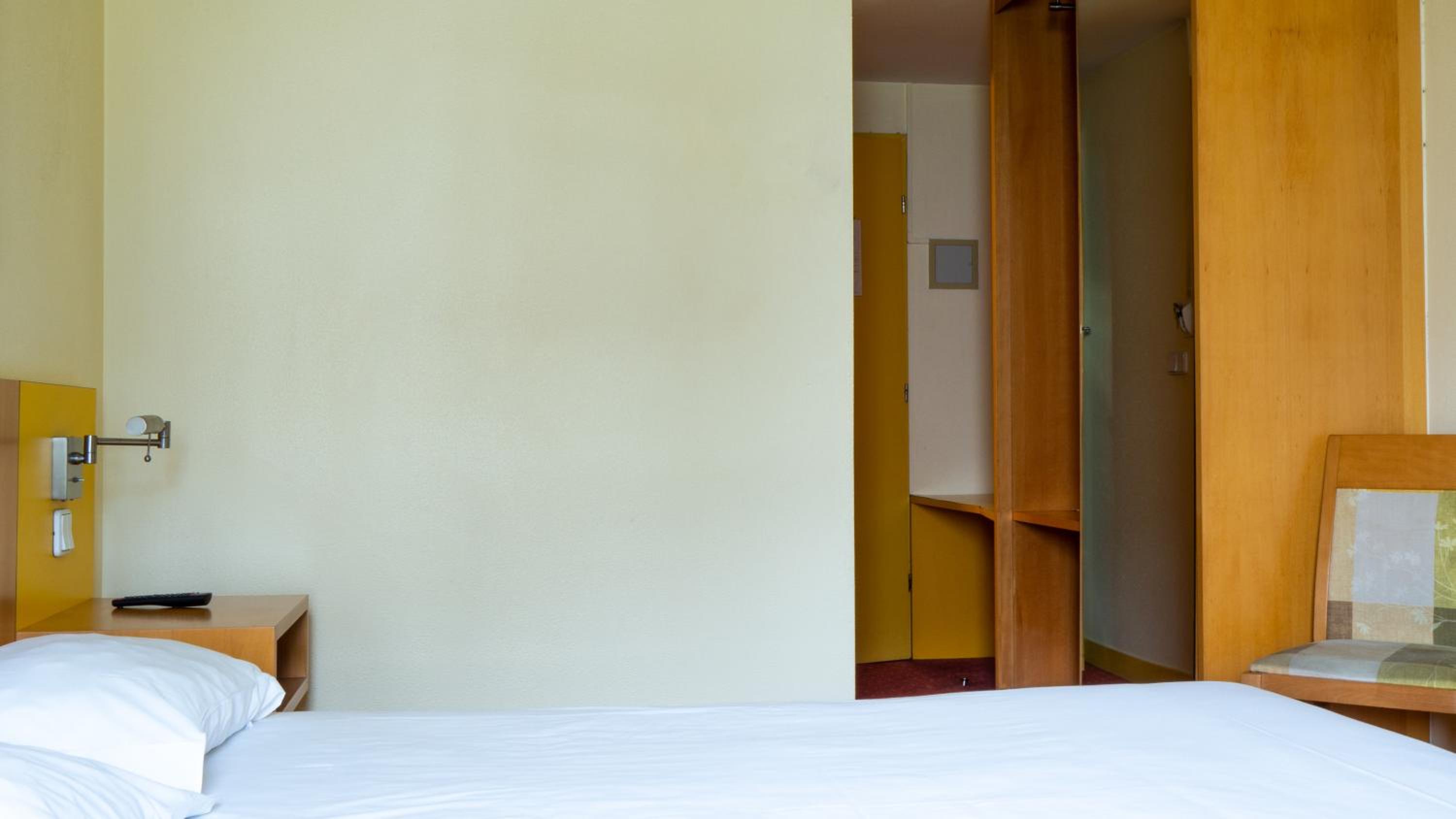 Double Room - Photo 16