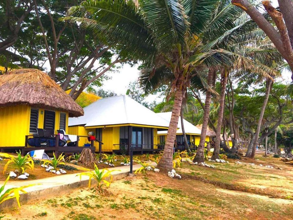 One Bedroom Beachfront Bungalow - Photo 5