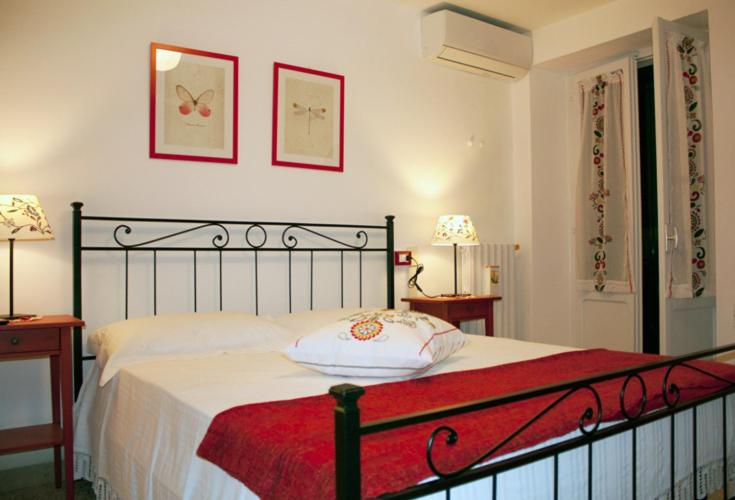 Double Room - Photo 7