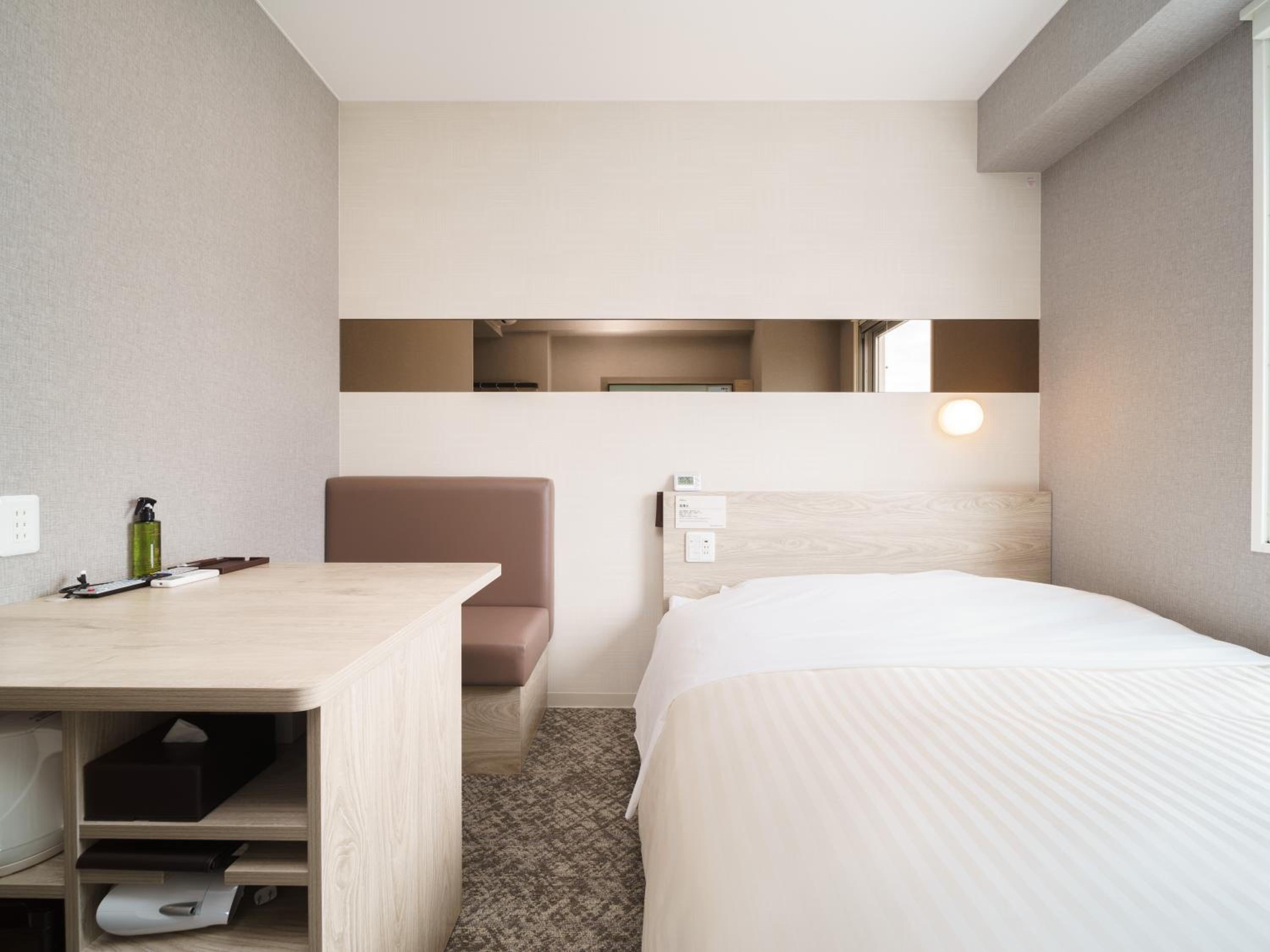Double Room - Non-Smoking  - Photo 5