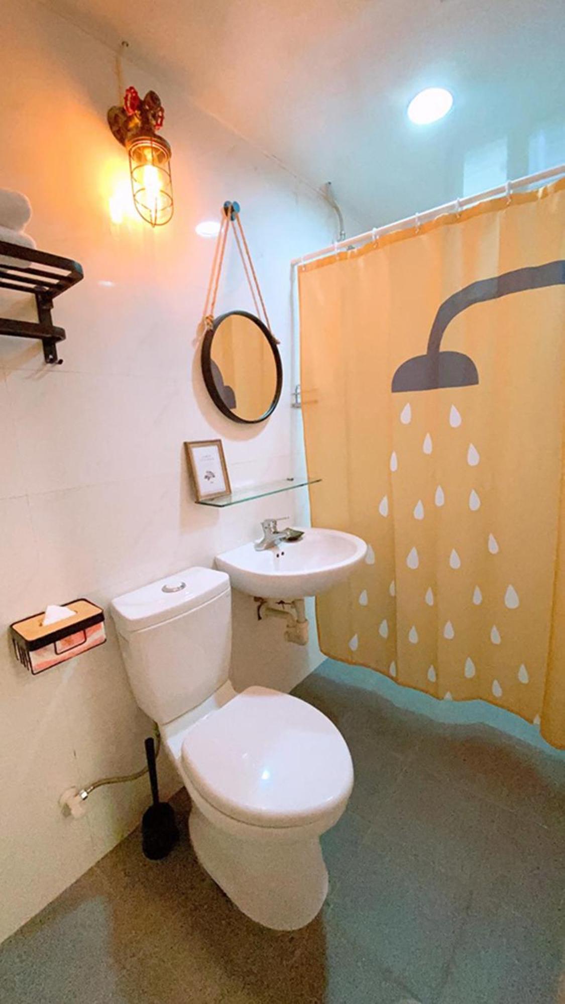 Deluxe Double Room with Balcony - Photo 5