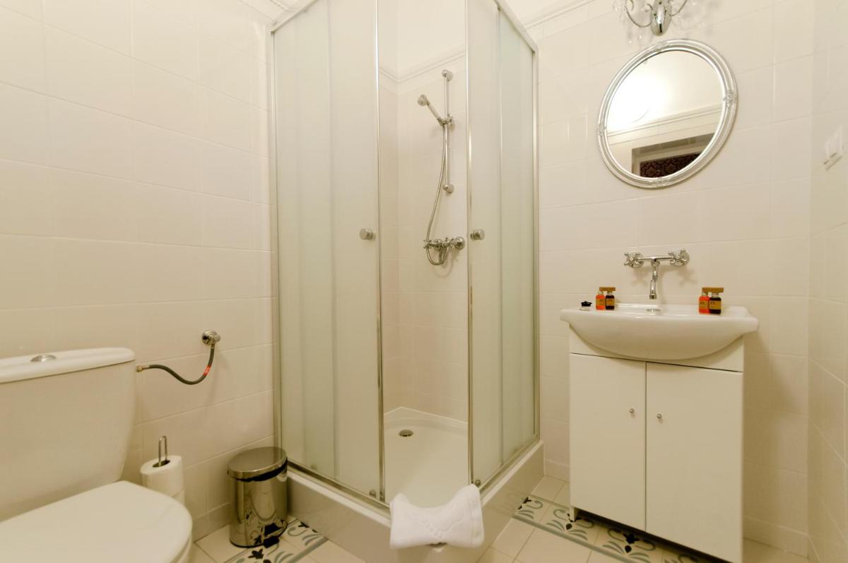 Deluxe Double Room - Photo 28