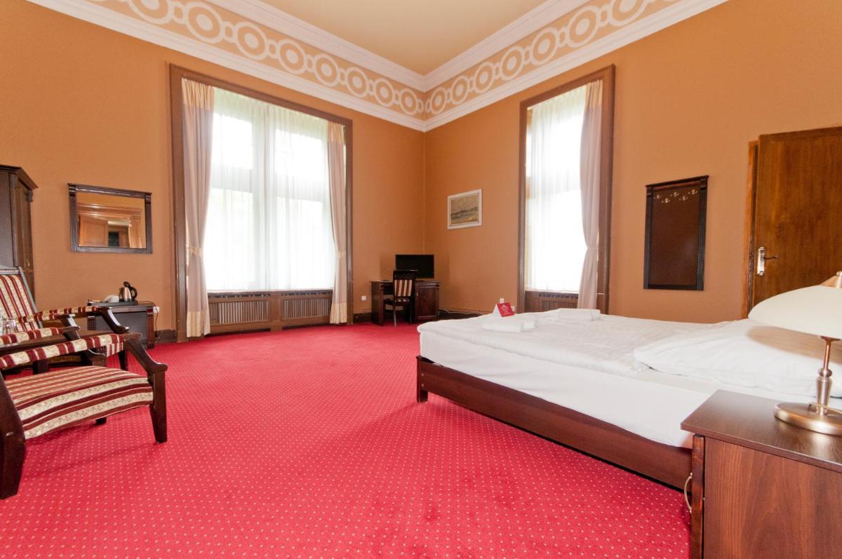 Deluxe Double Room - Photo 14