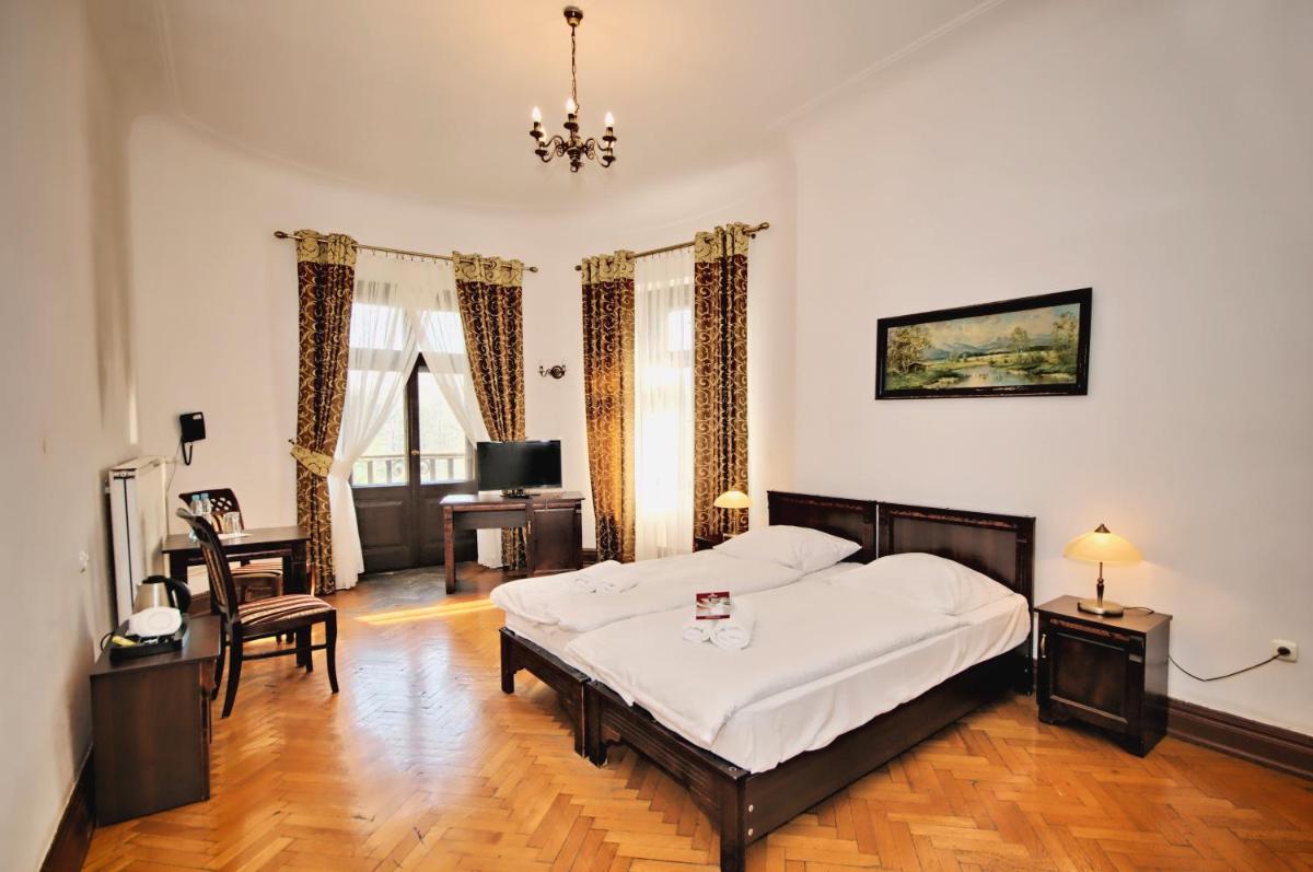Deluxe Double Room - Photo 10