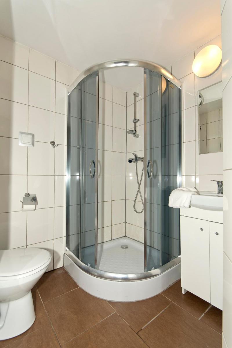 Deluxe Double Room - Photo 31