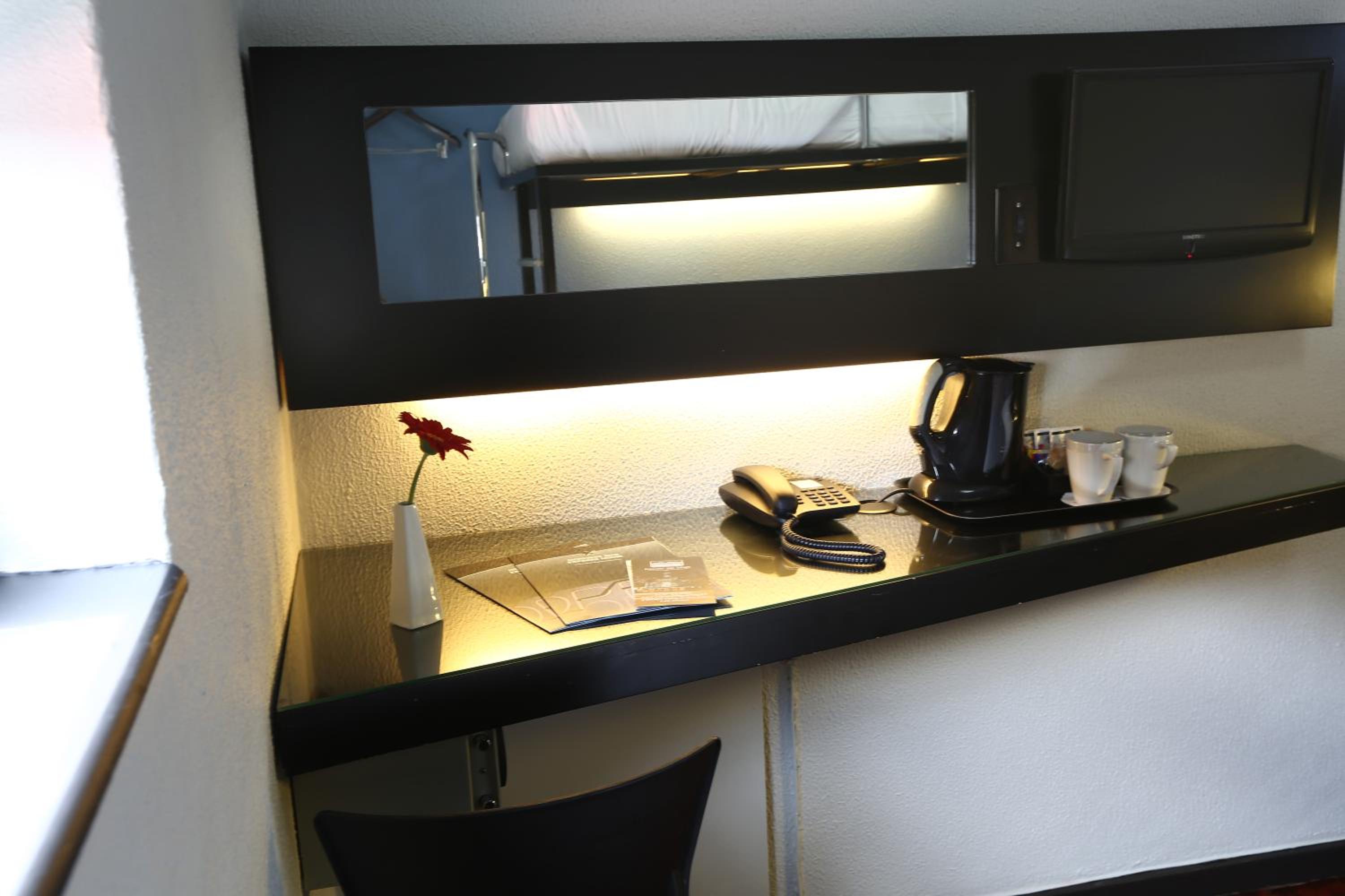 Standard Double Room - Photo 8