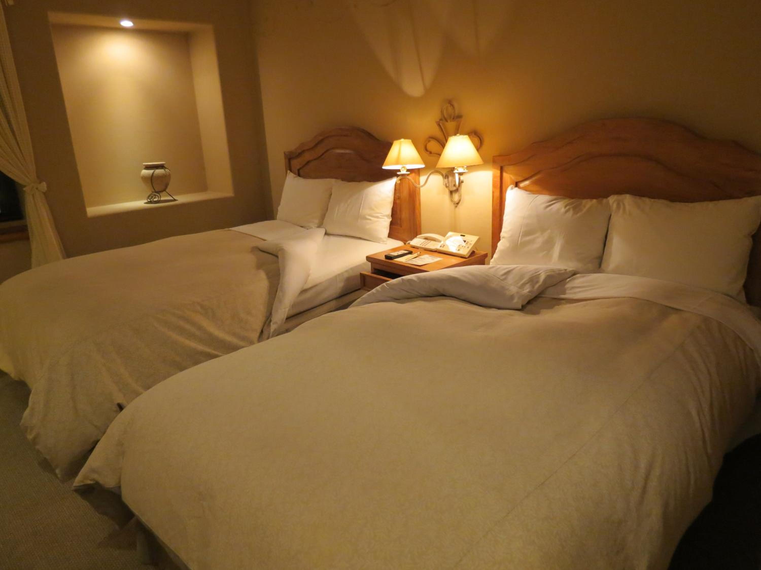 Twin Room - Non-Smoking photo 1
