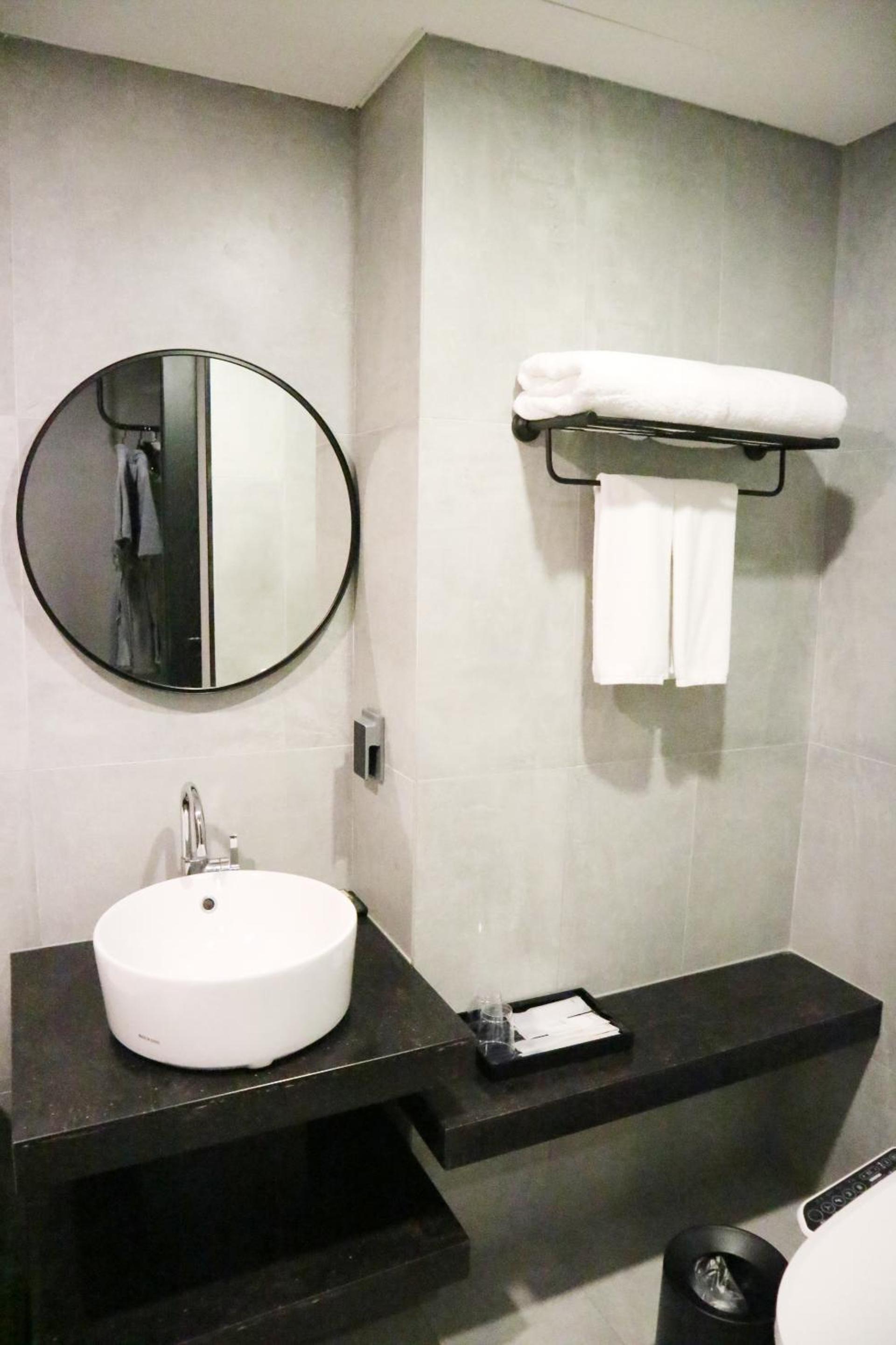 Standard Double Room - Photo 9
