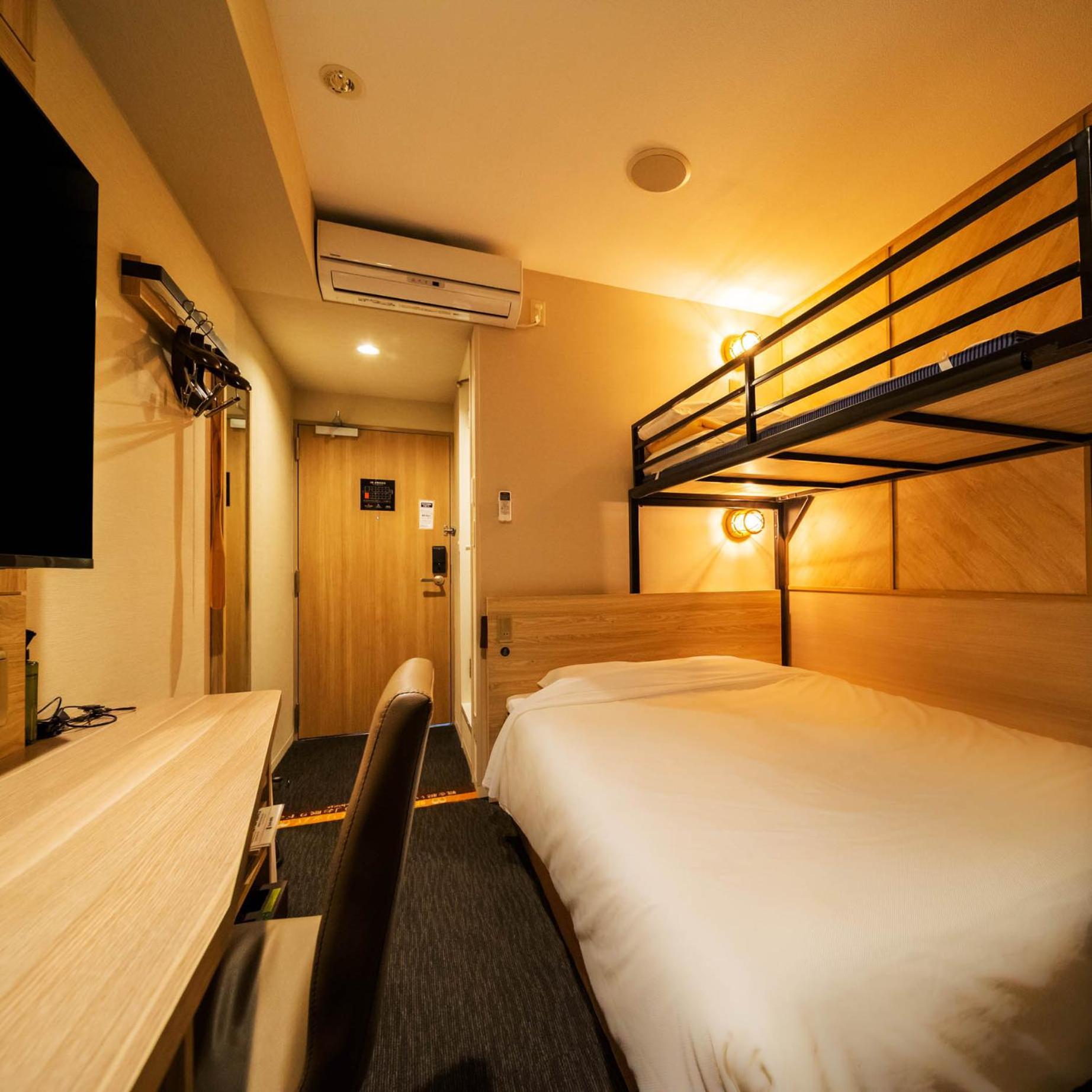 Room with Double Bed and Bunk Bed - Non-Smoking photo 2