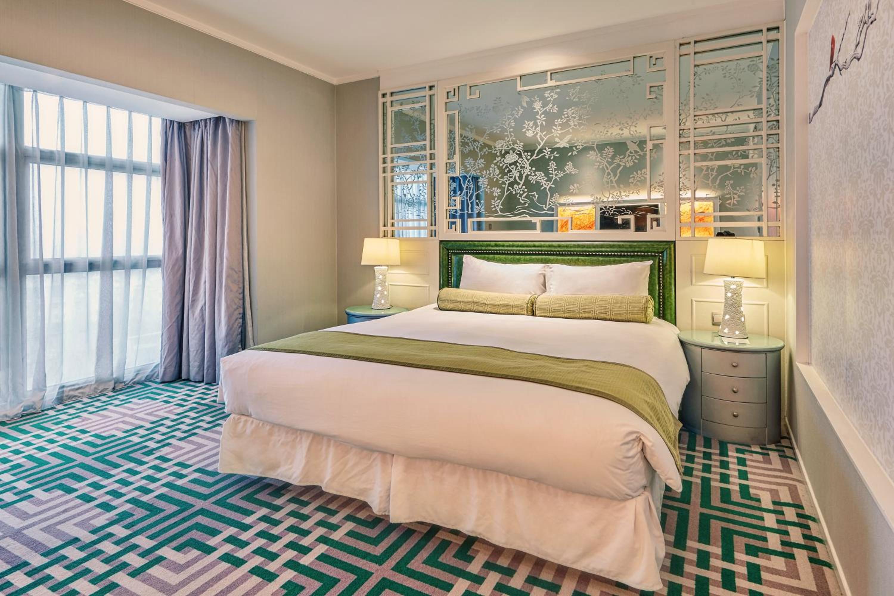 Deluxe Double Room with City View - Photo 1