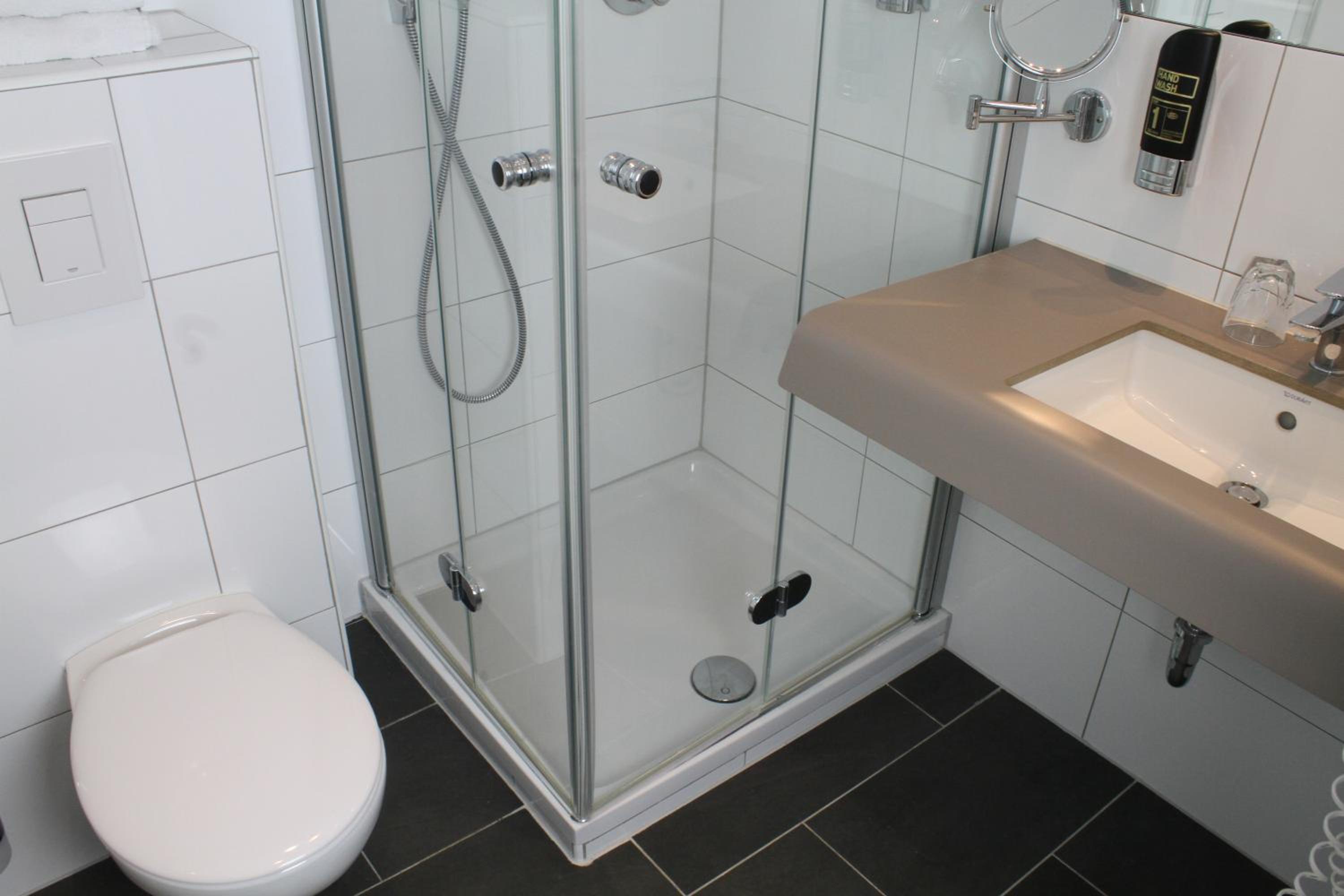 Budget Double Room photo 2