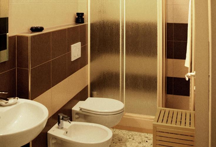 Double Room - Photo 11
