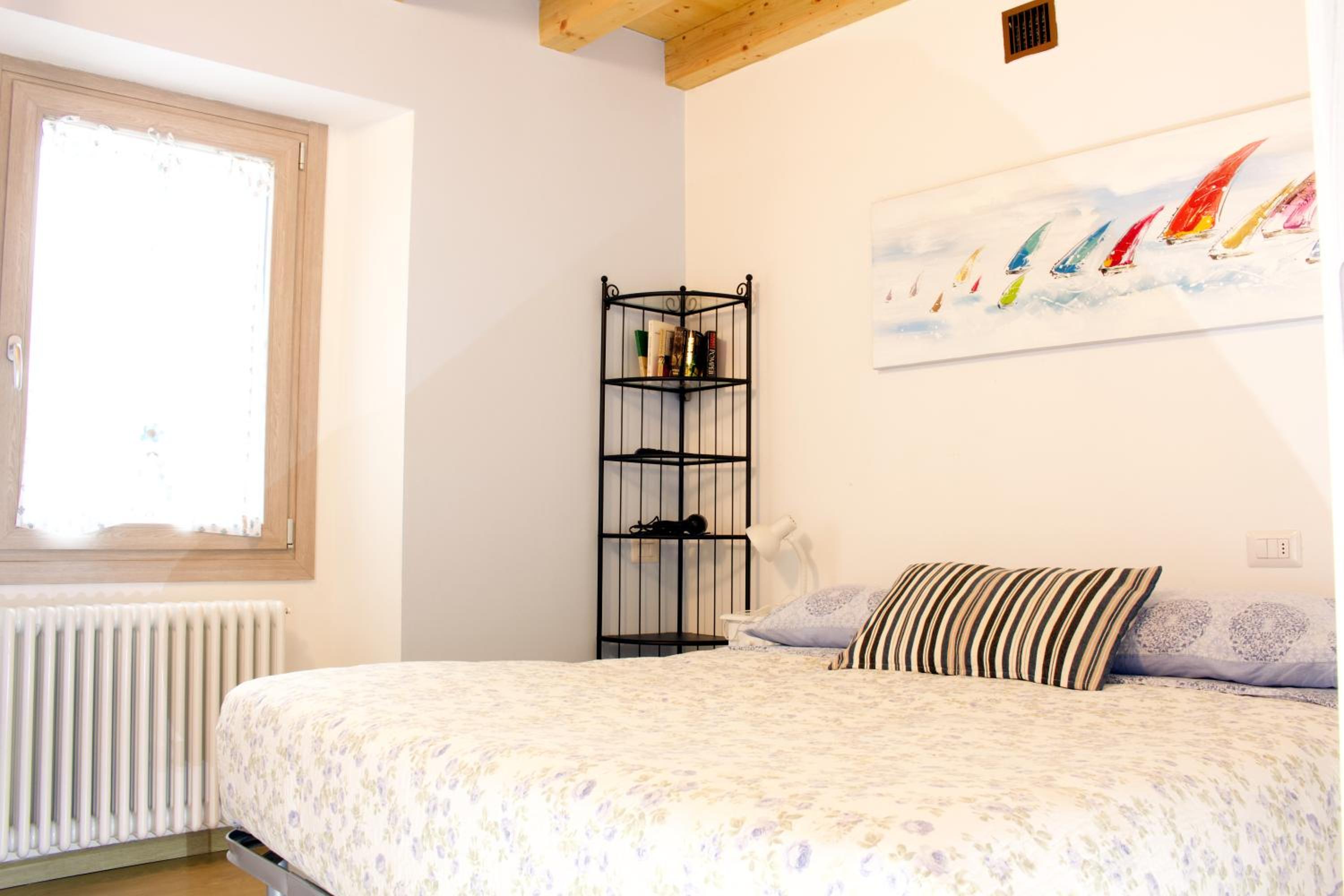 Double Room with Private Bathroom - Photo 7
