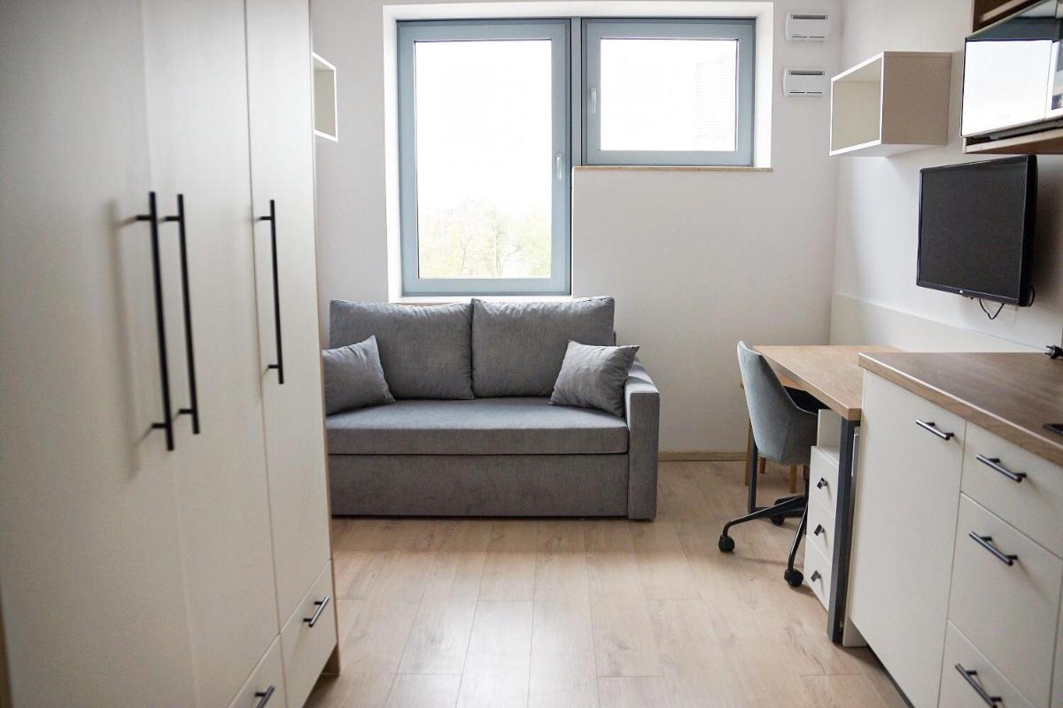 Studio with Sofa Bed - Photo 3
