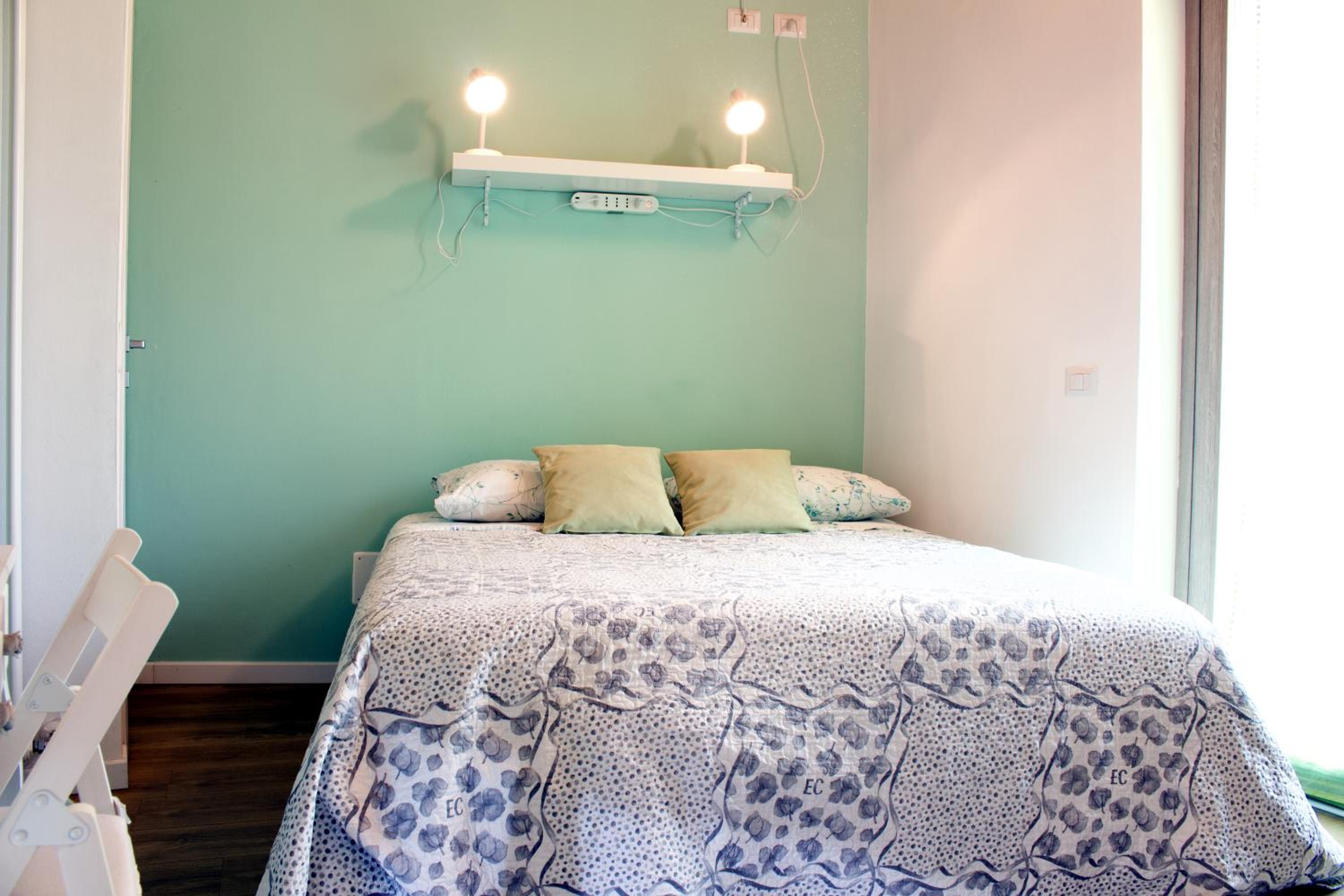 Quadruple Room with Private Bathroom - Photo 8