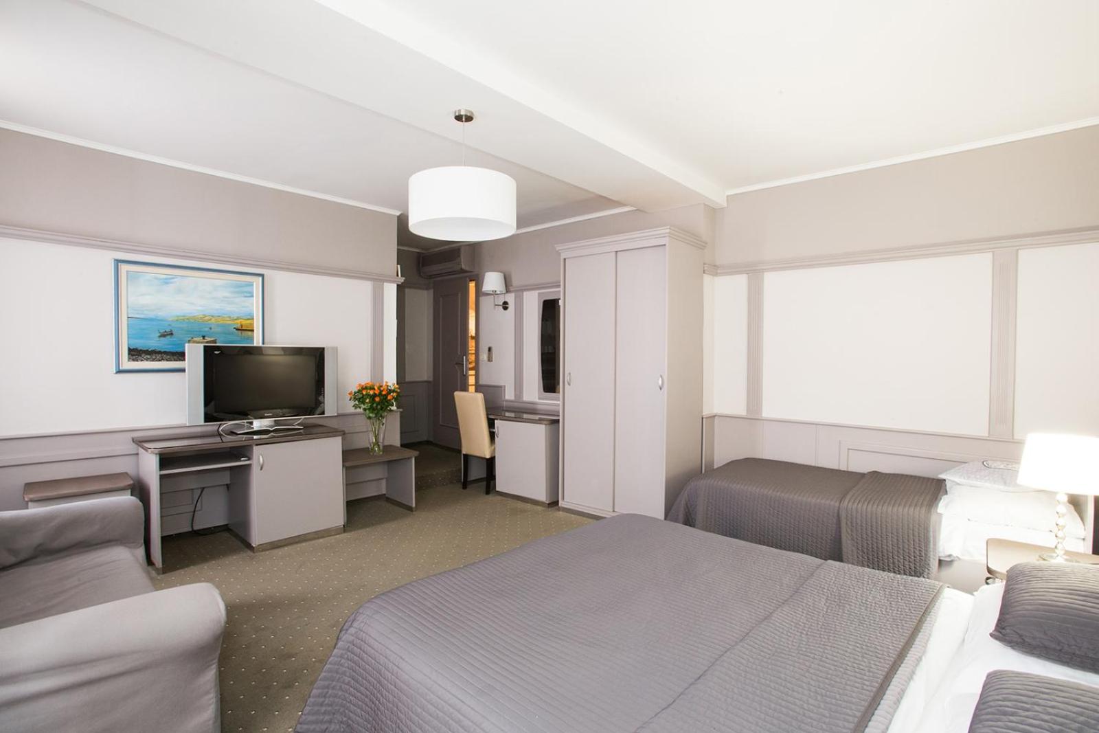 Deluxe Triple Room - Photo 3