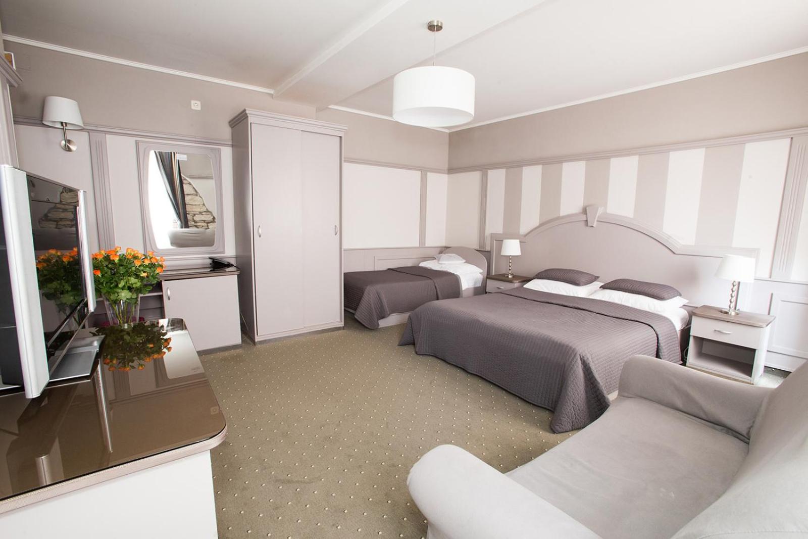 Deluxe Triple Room - Photo 1