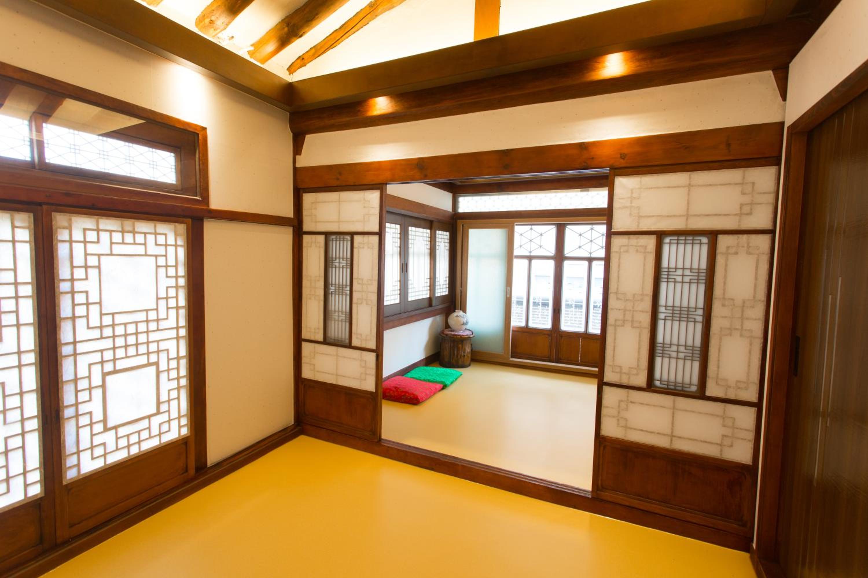 Family Room with Private Bathroom - Photo 18