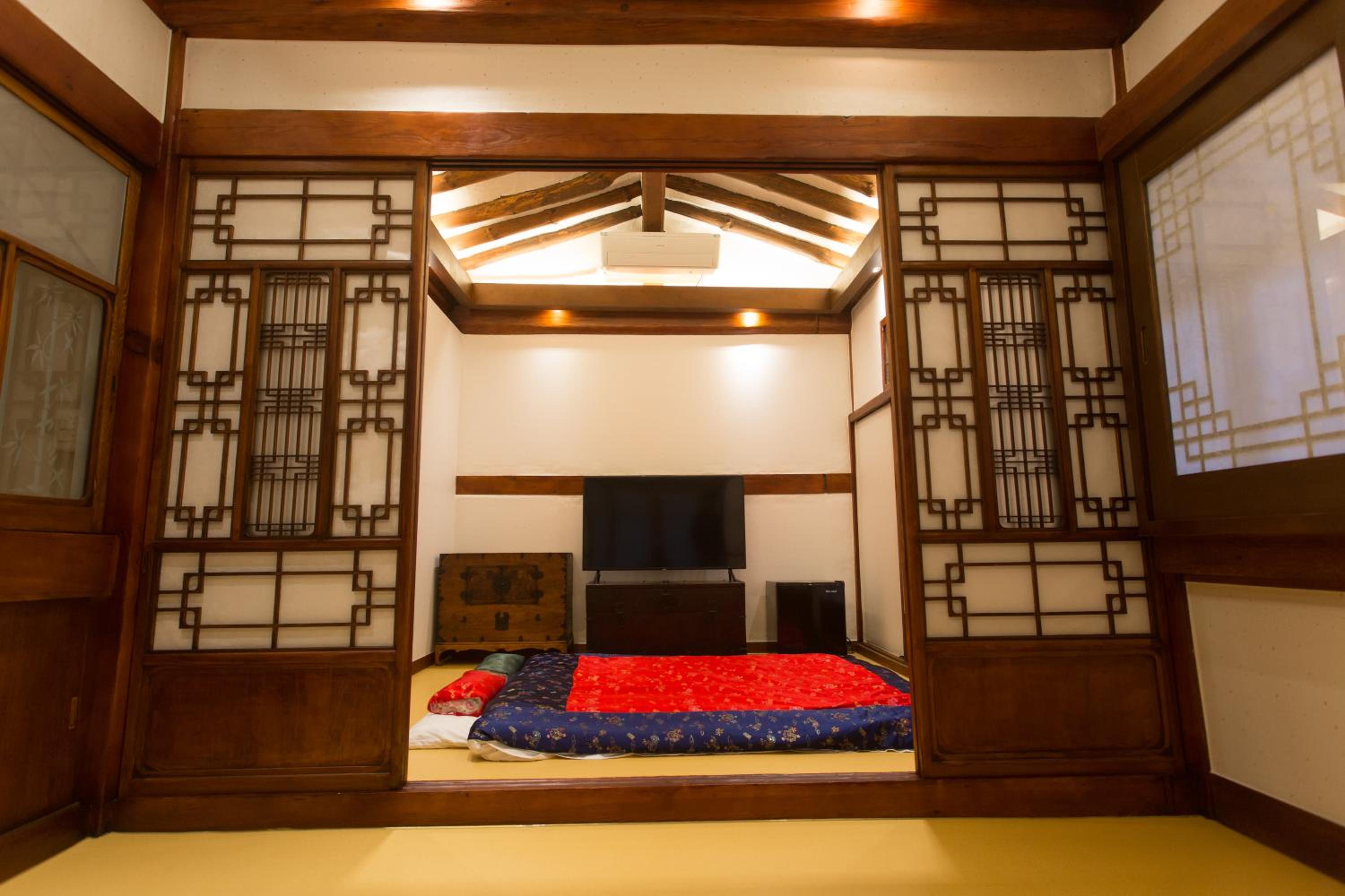 Family Room with Private Bathroom - Photo 1