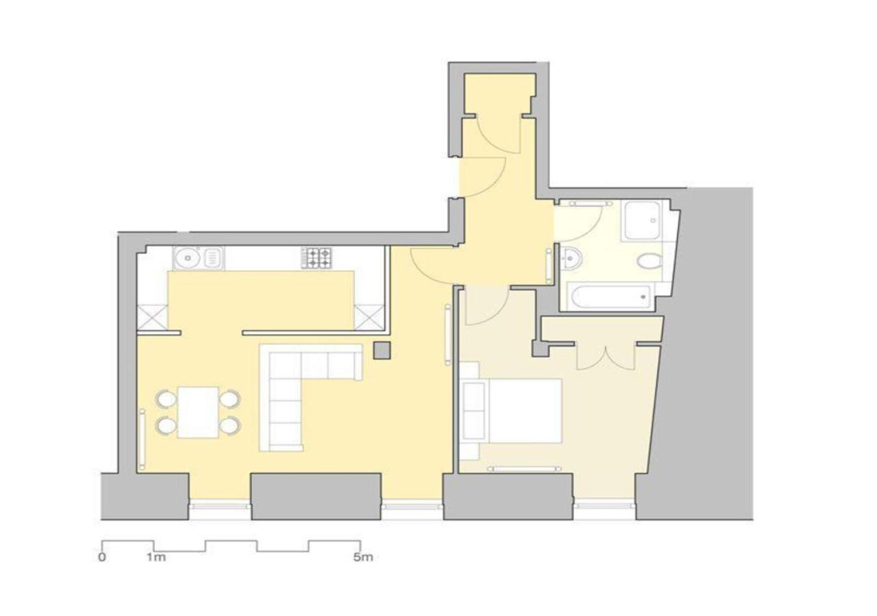 One-Bedroom Apartment - High Street photo 3
