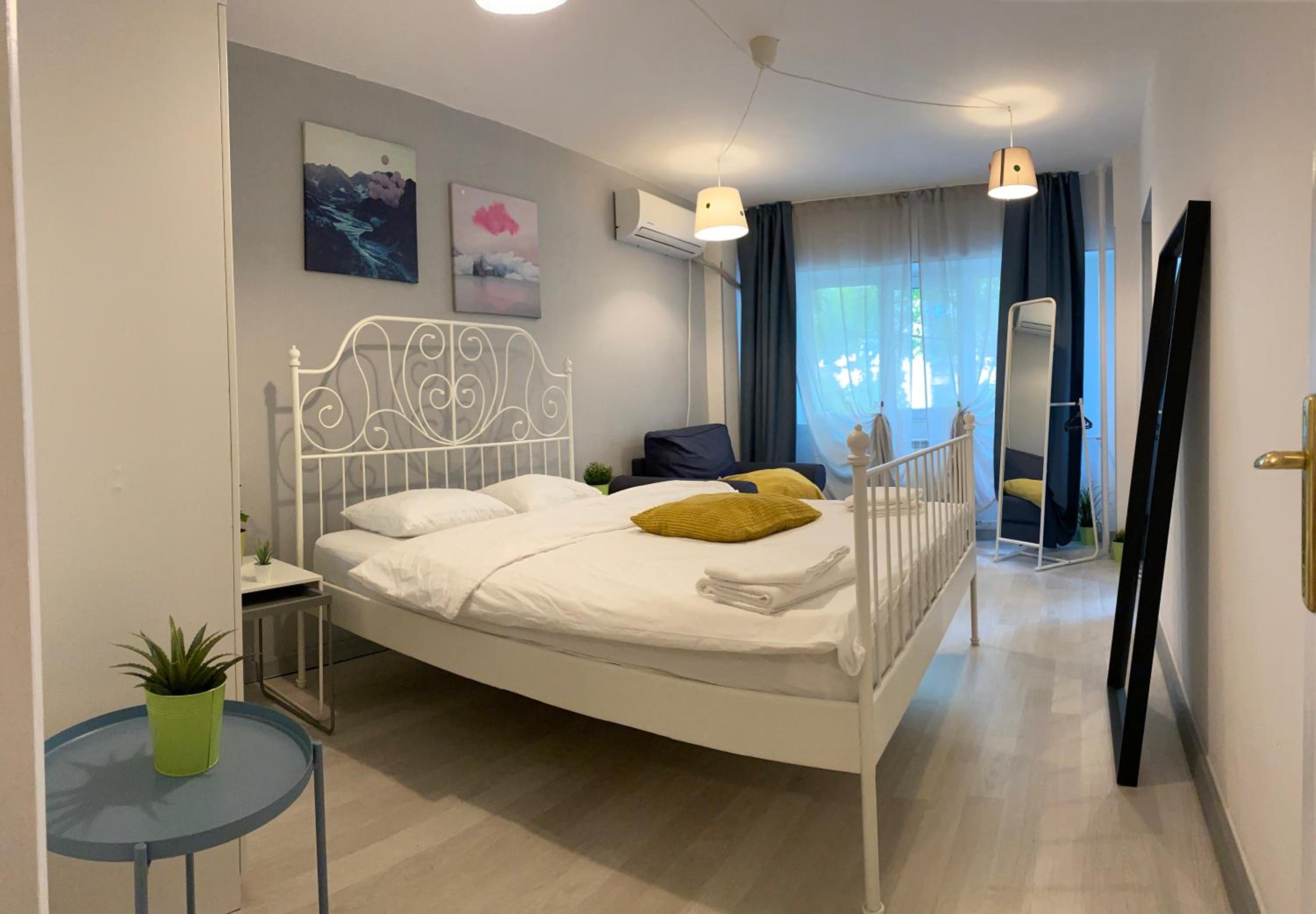 Apartment with Terrace - Photo 14