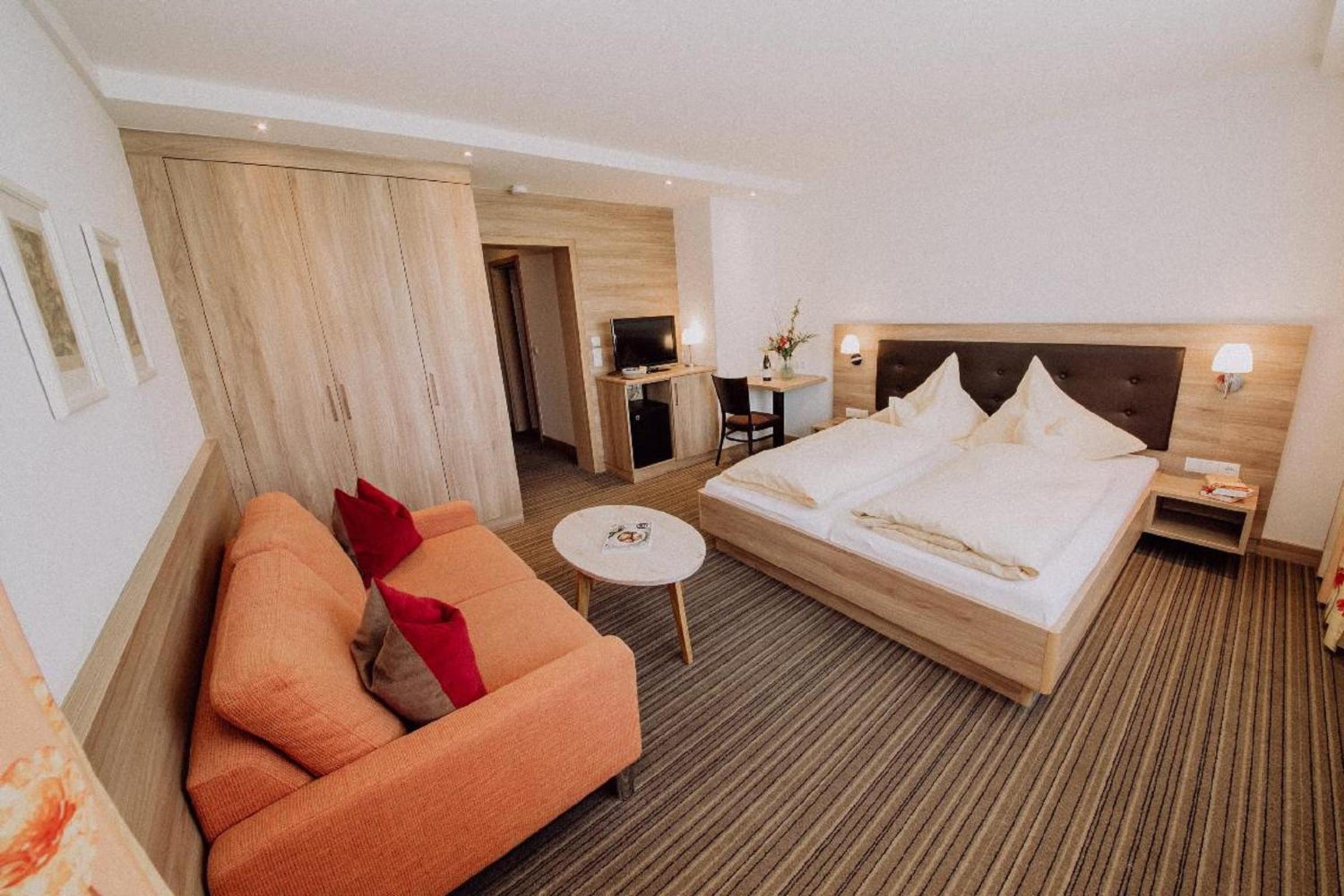 Double Room with Balcony photo 2