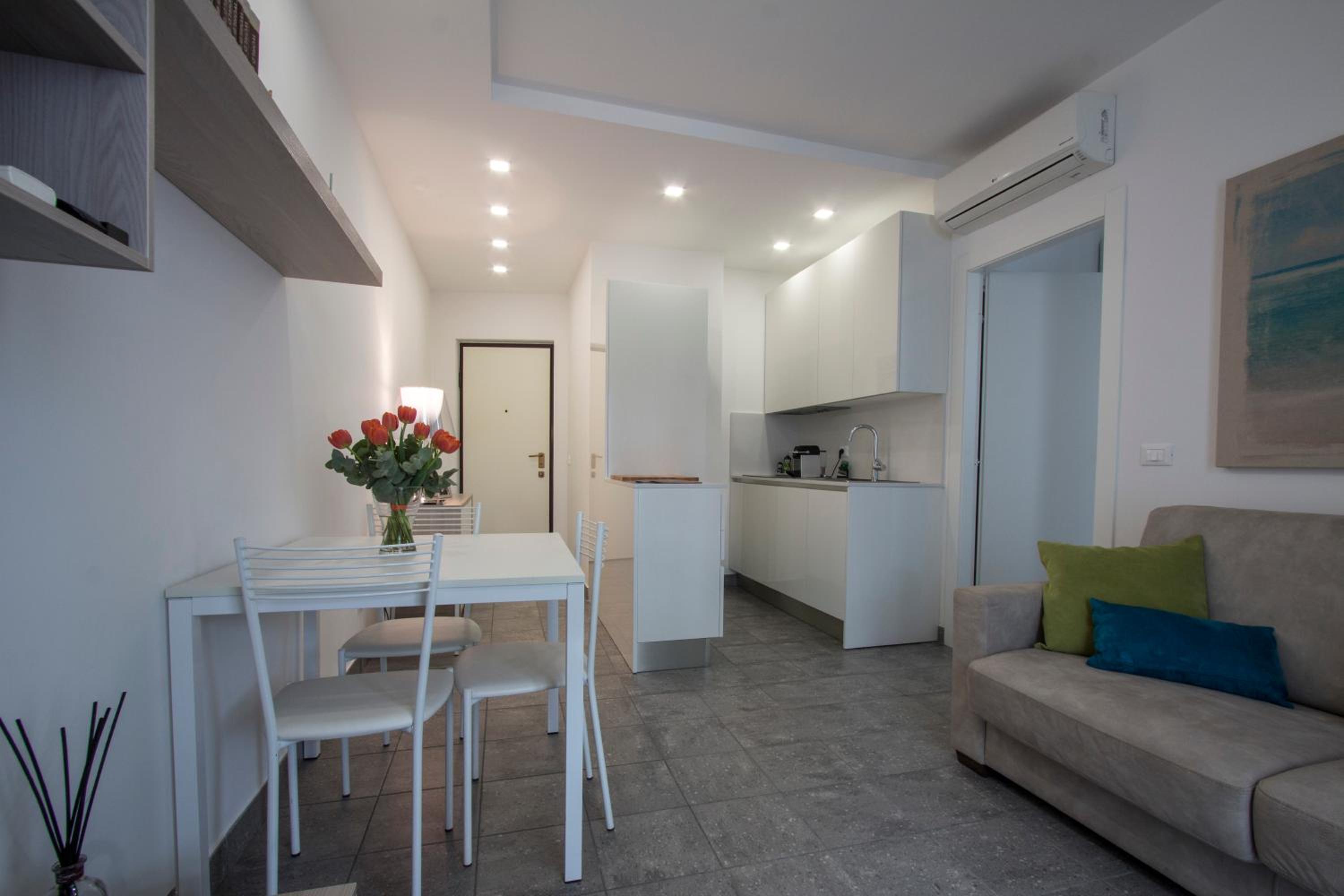 One-Bedroom Apartment photo 2