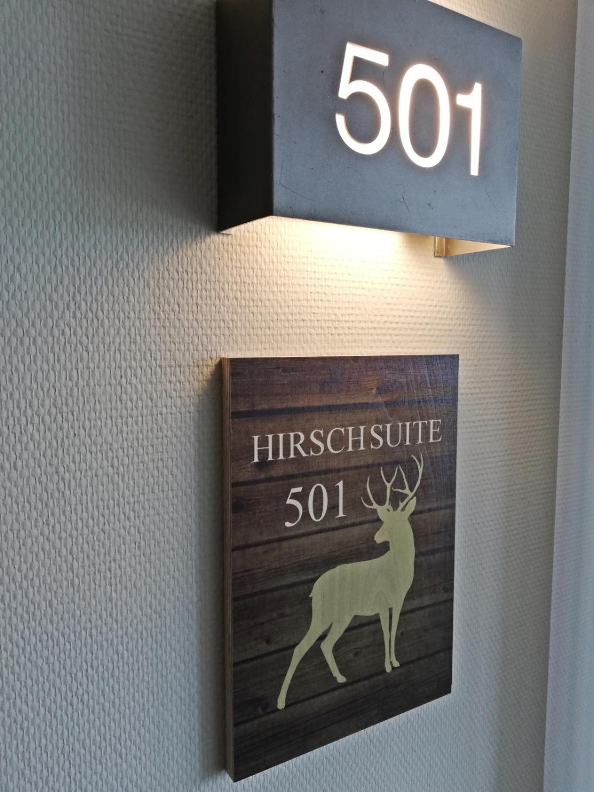 Suite - Photo 5