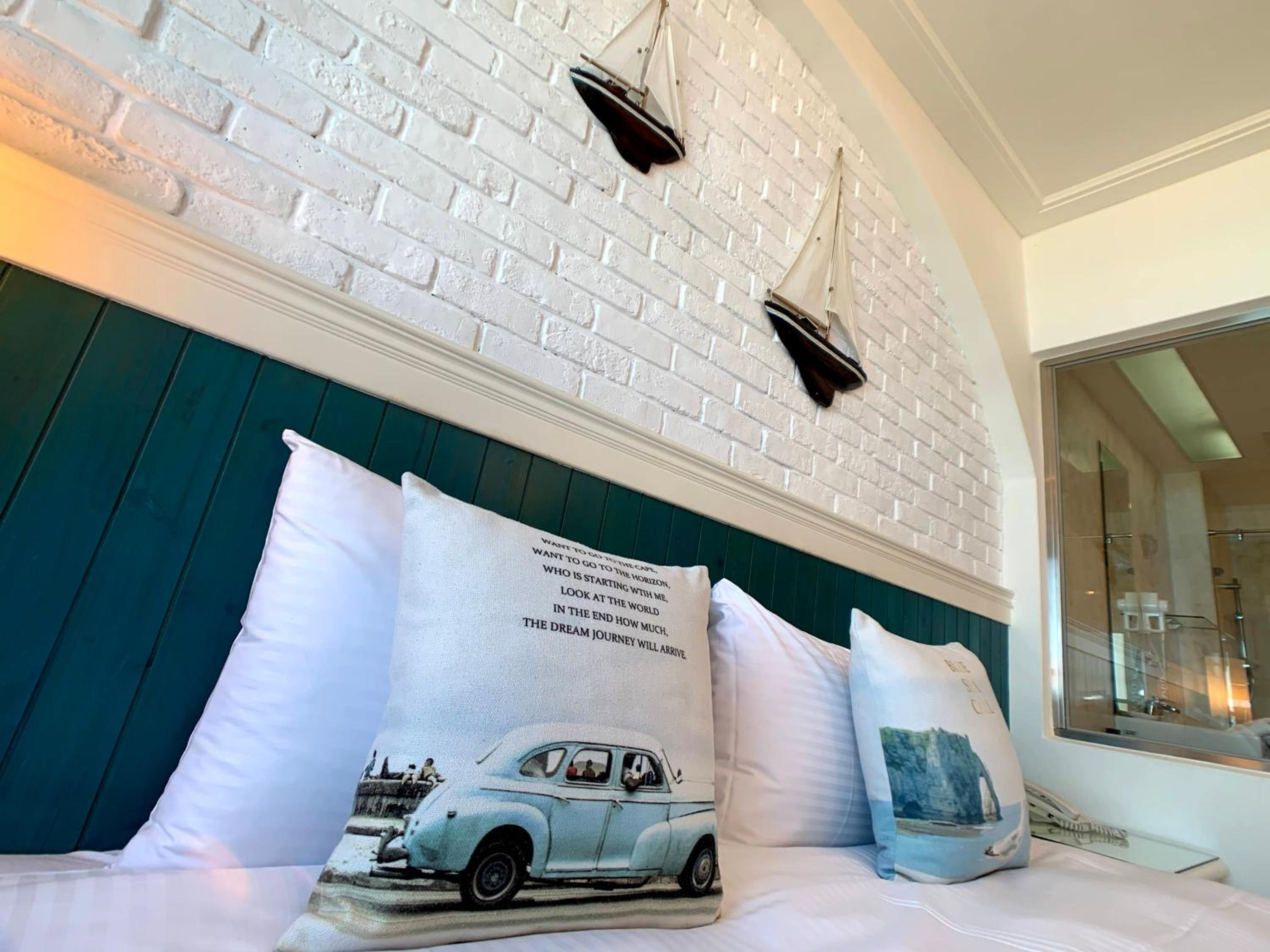 Quarto Duplo com Varanda e Vista para o Mar