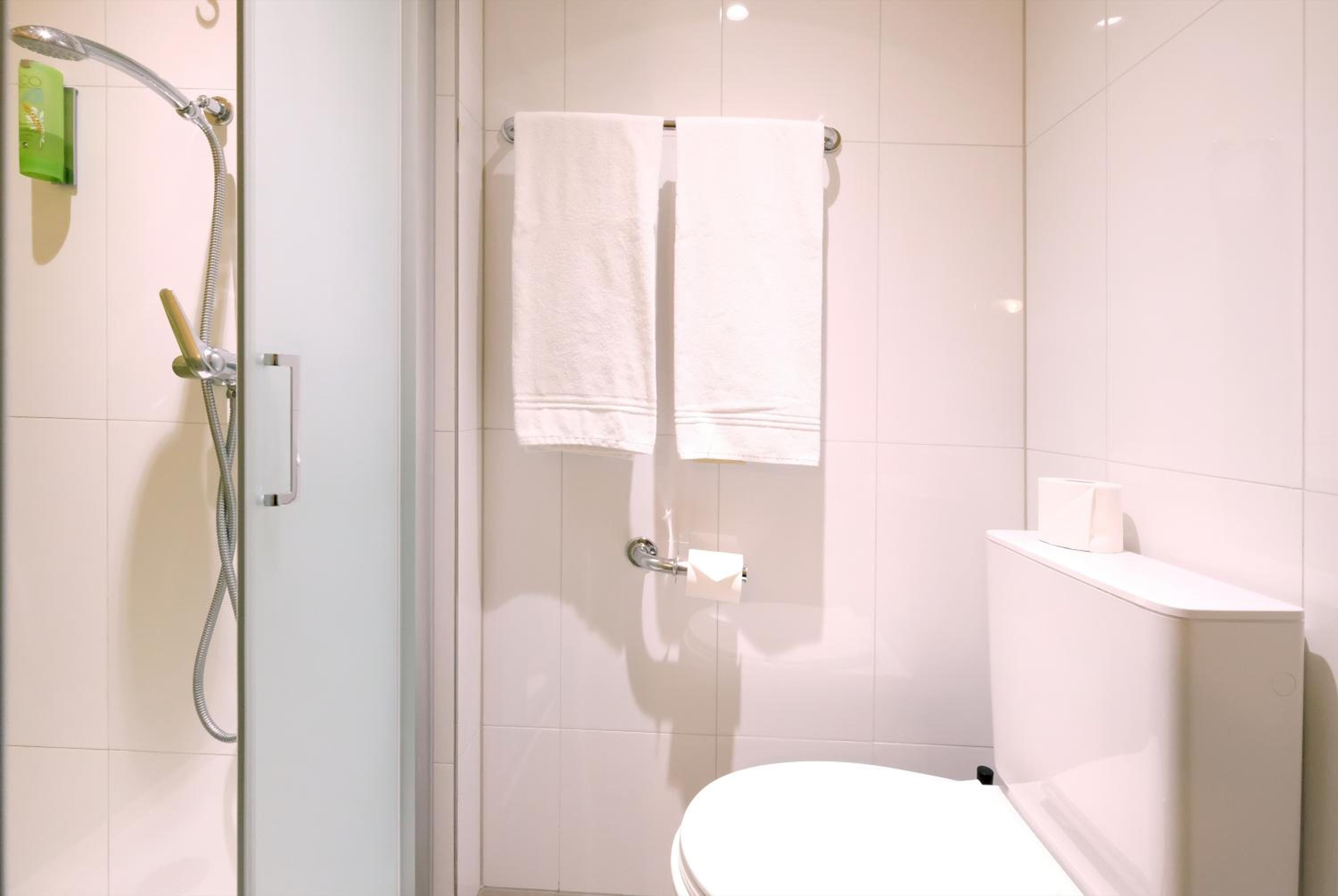 Standard Double or Twin Room - Photo 5