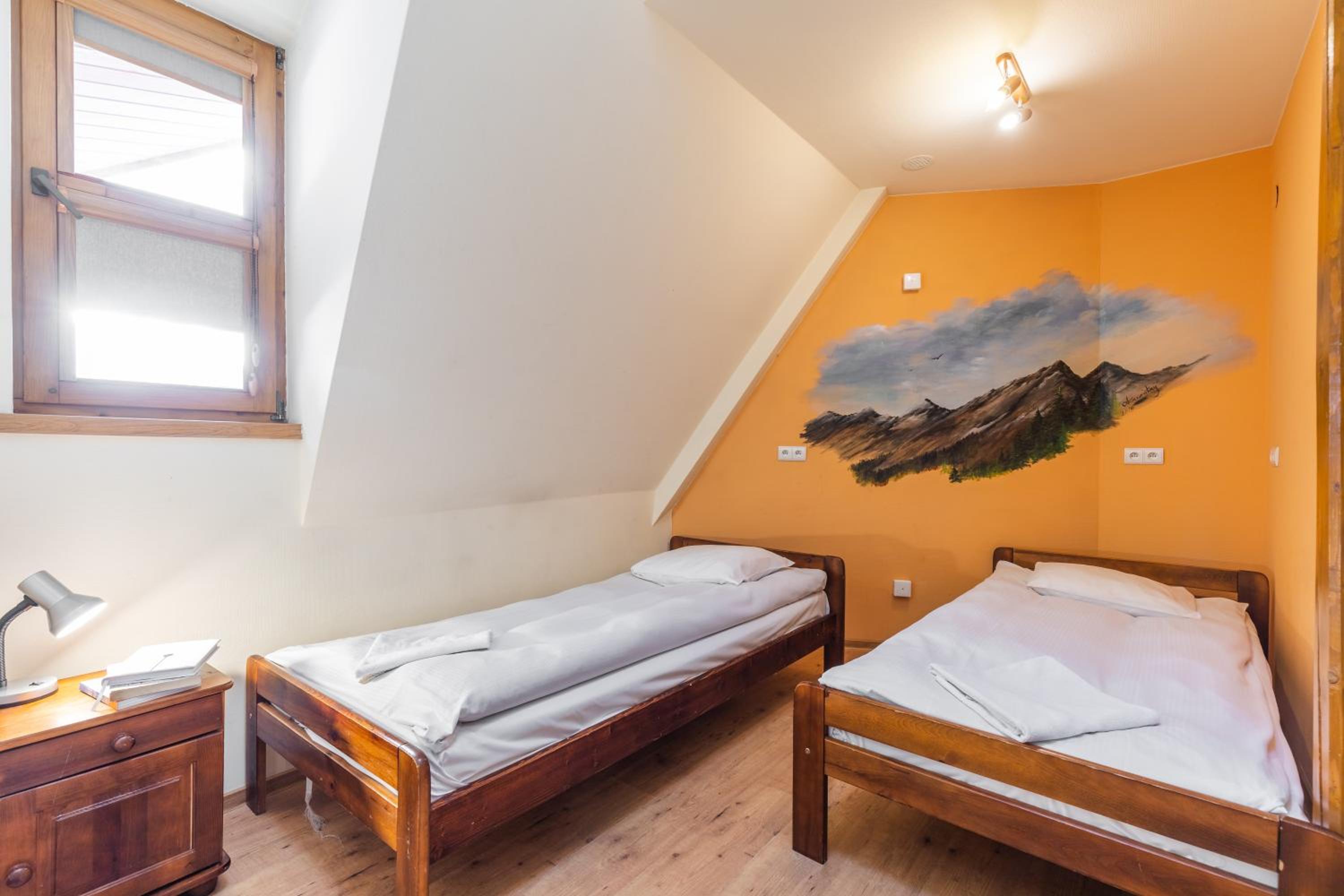 Three-Bedroom Apartment thumbnail 6