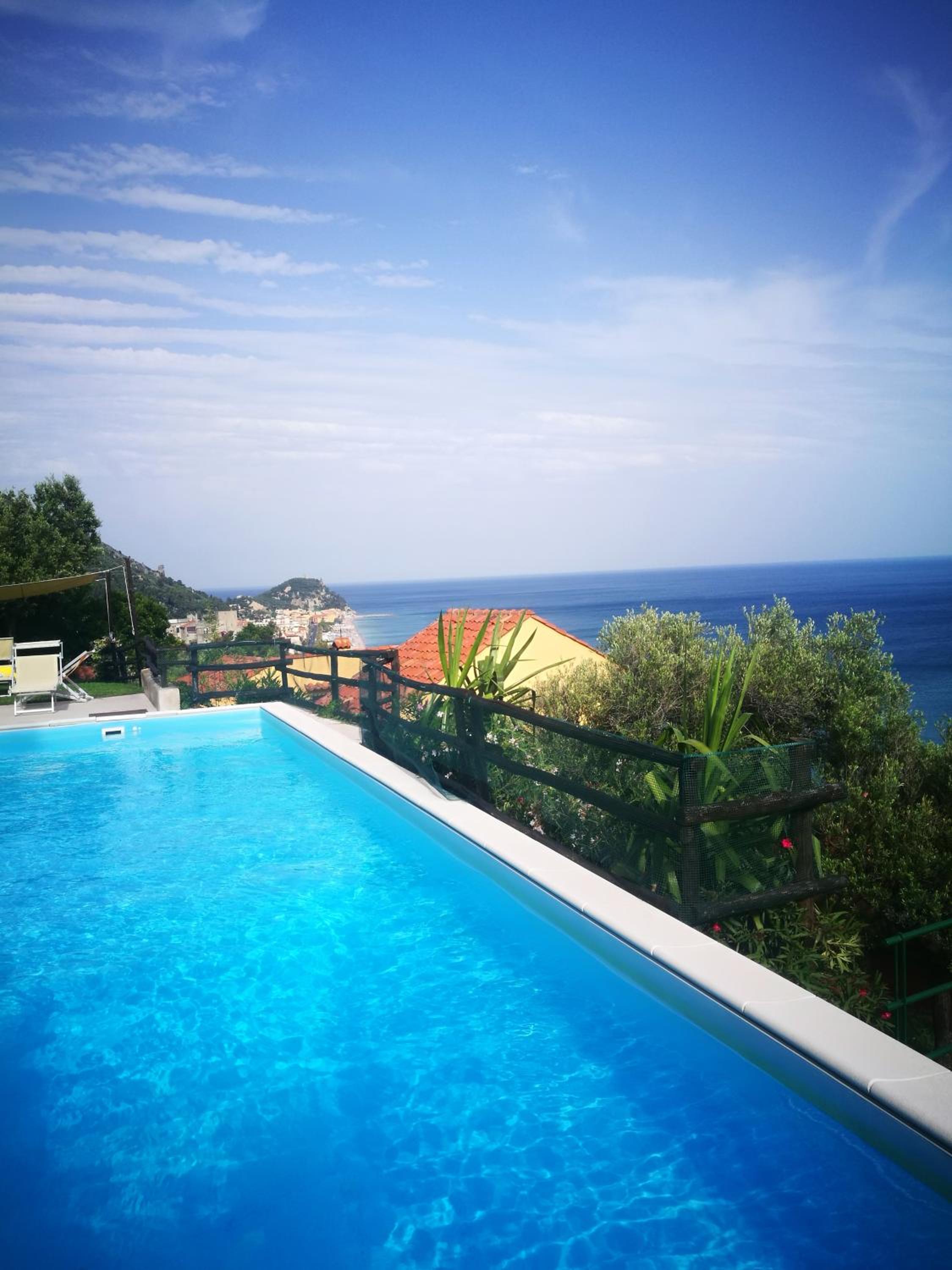 Apartment with Sea View - Photo 11