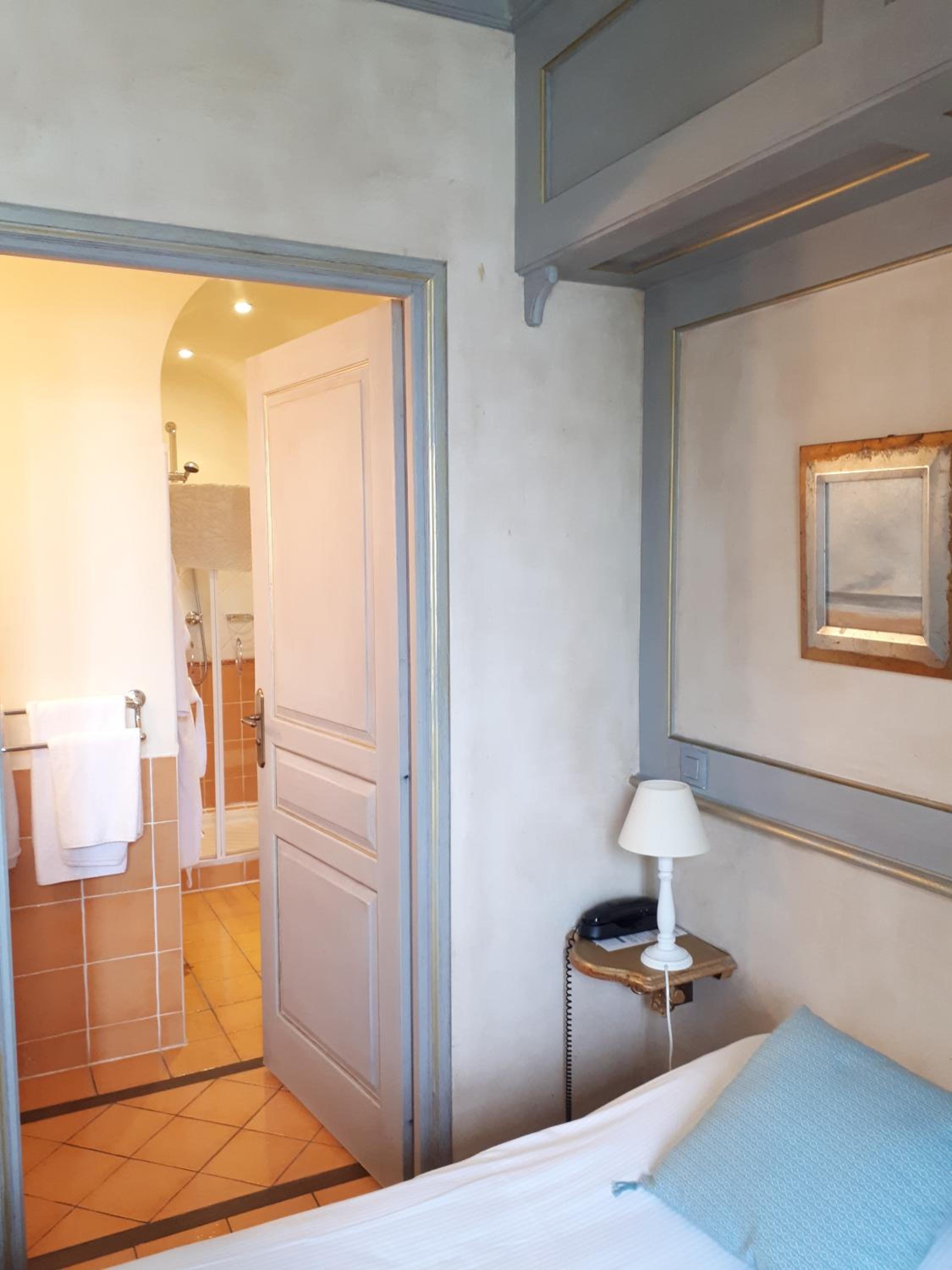Standard Double Room photo 2