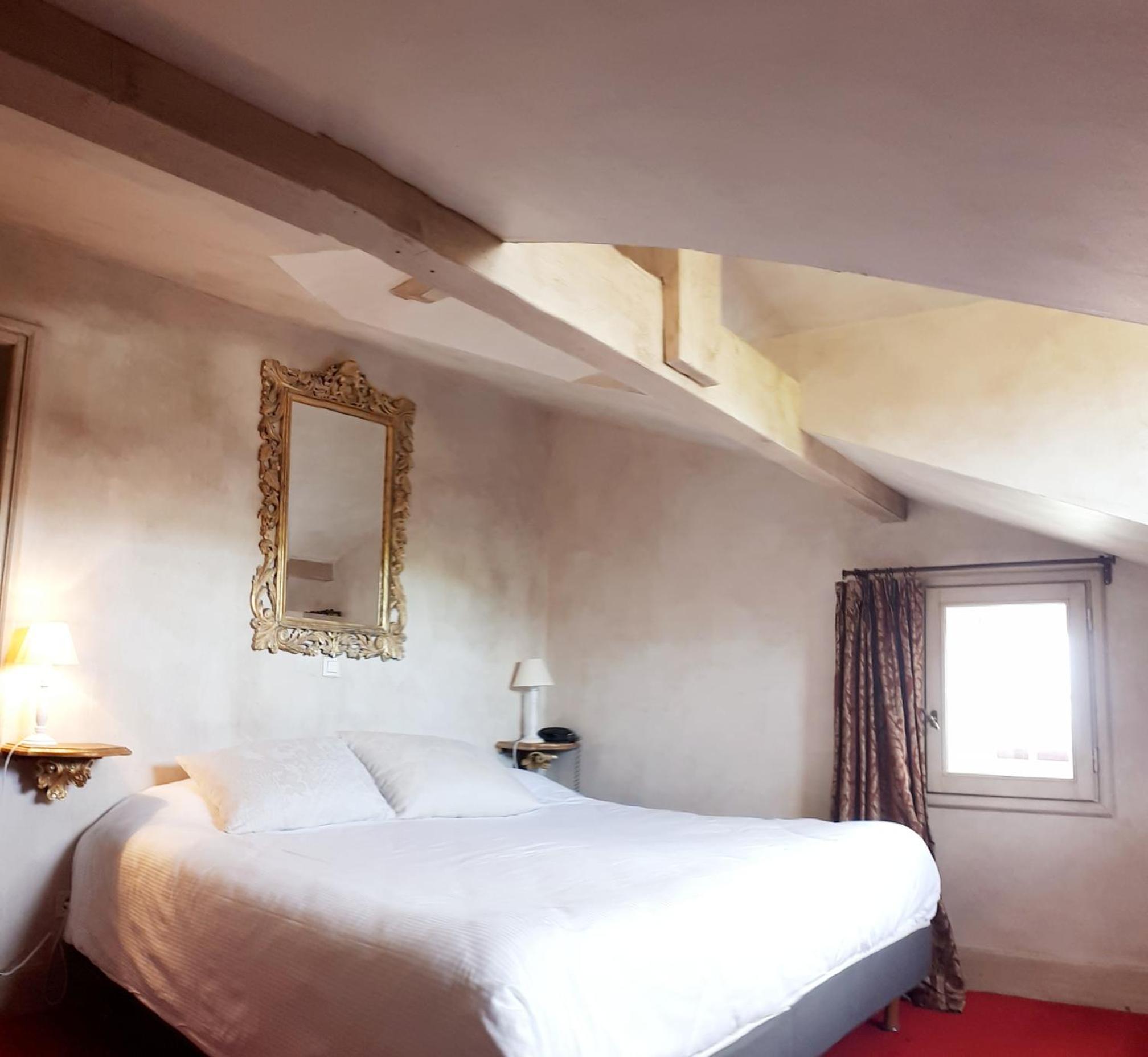Deluxe Suite - Photo 3