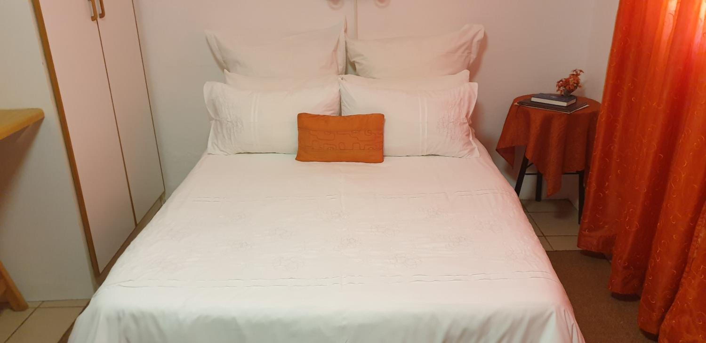 Quadruple Room with Bathroom - Photo 2