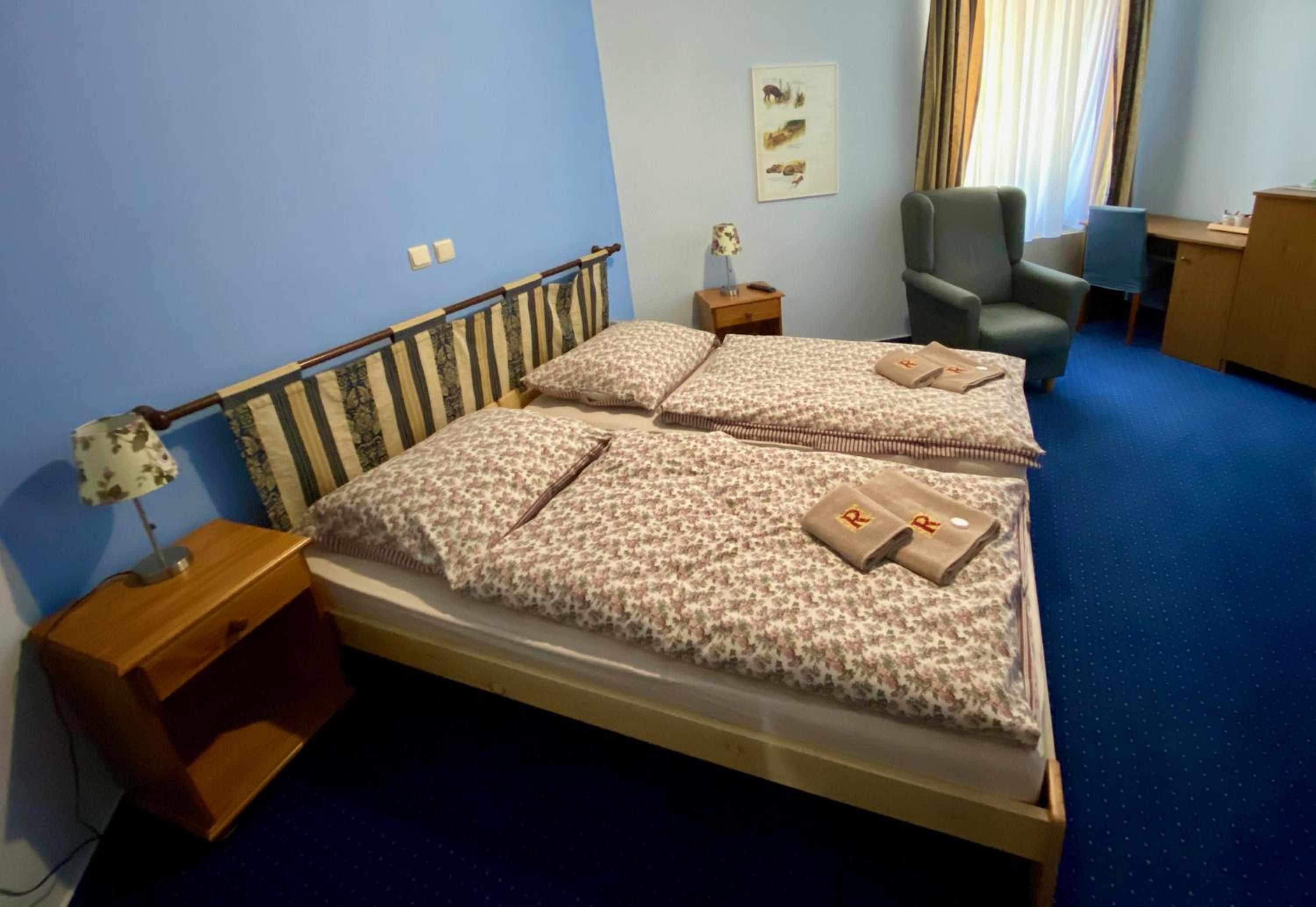 Twin Room with Bath photo 3