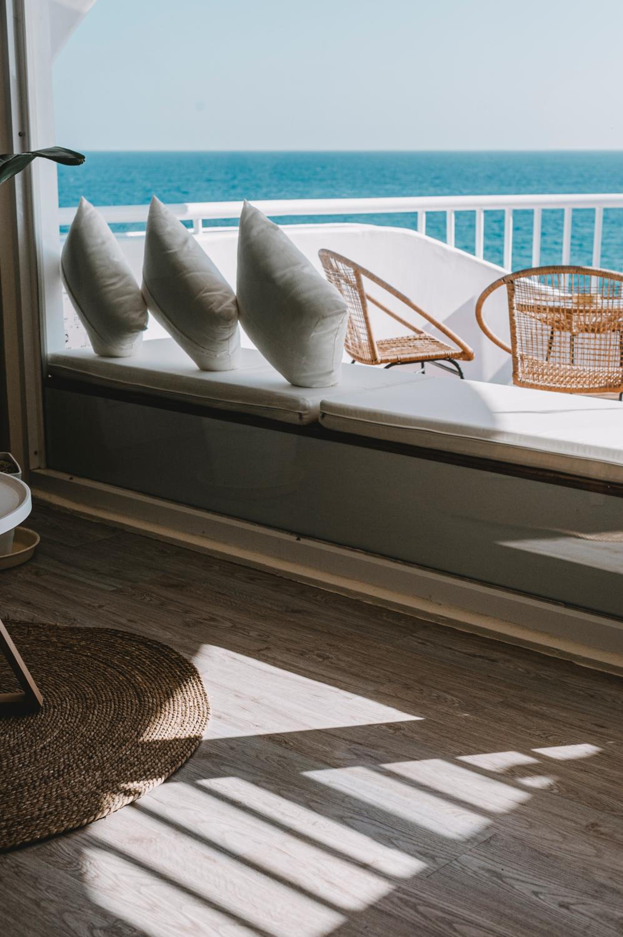 Deluxe Double Room with Balcony and Sea View - Photo 2