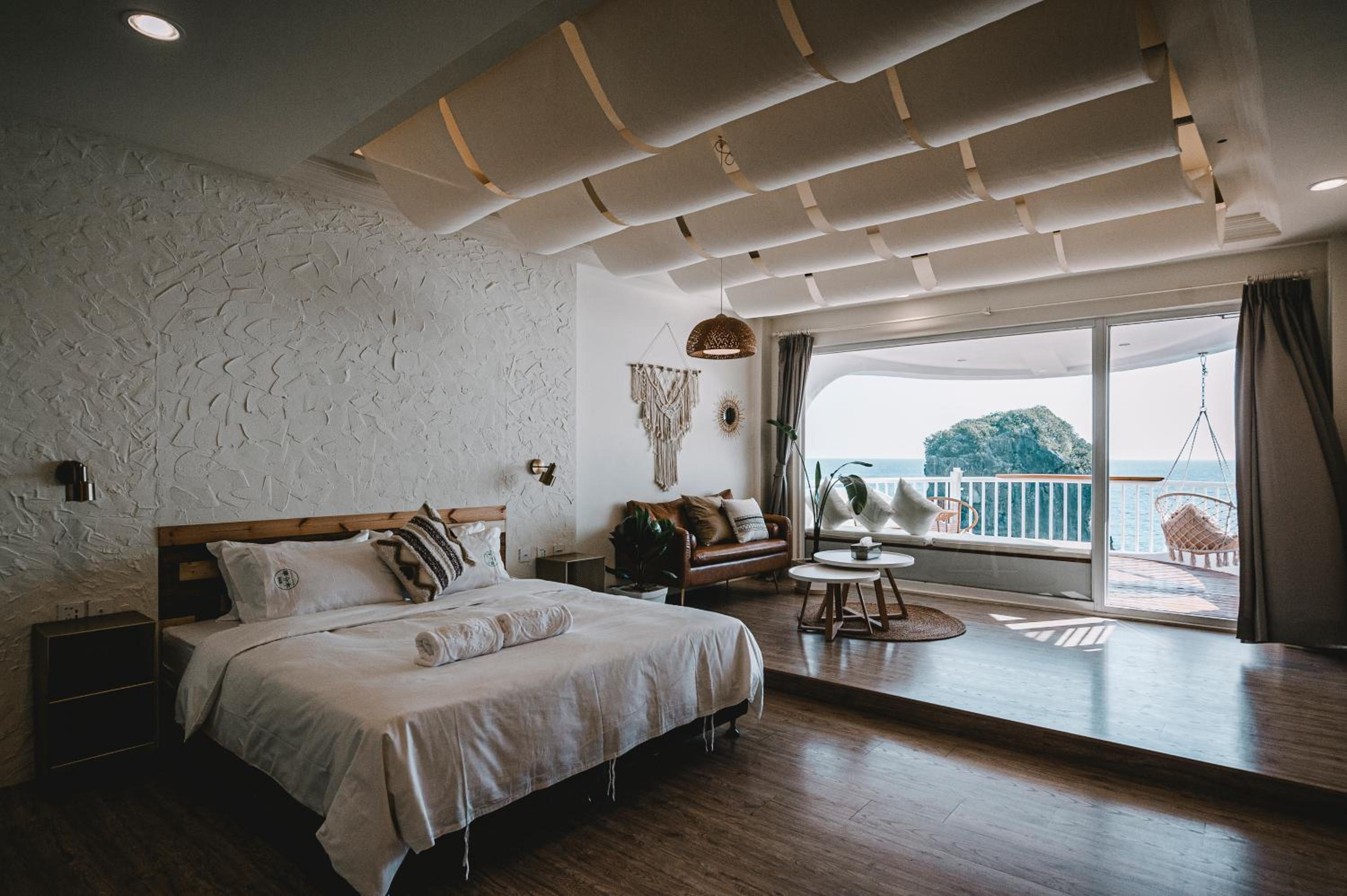 Deluxe Double Room with Balcony and Sea View - Photo 6
