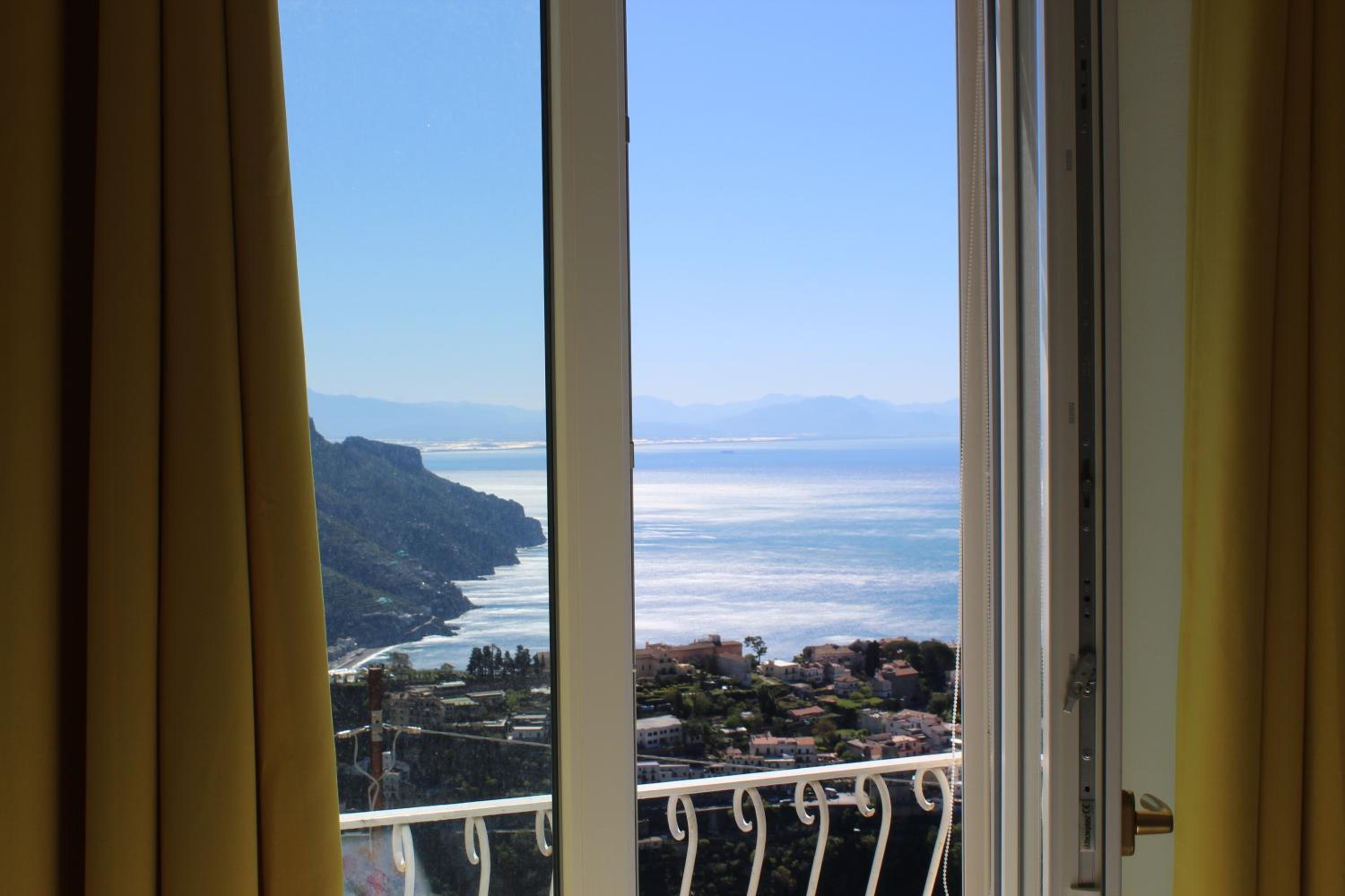 Double Room with Sea View - Photo 3
